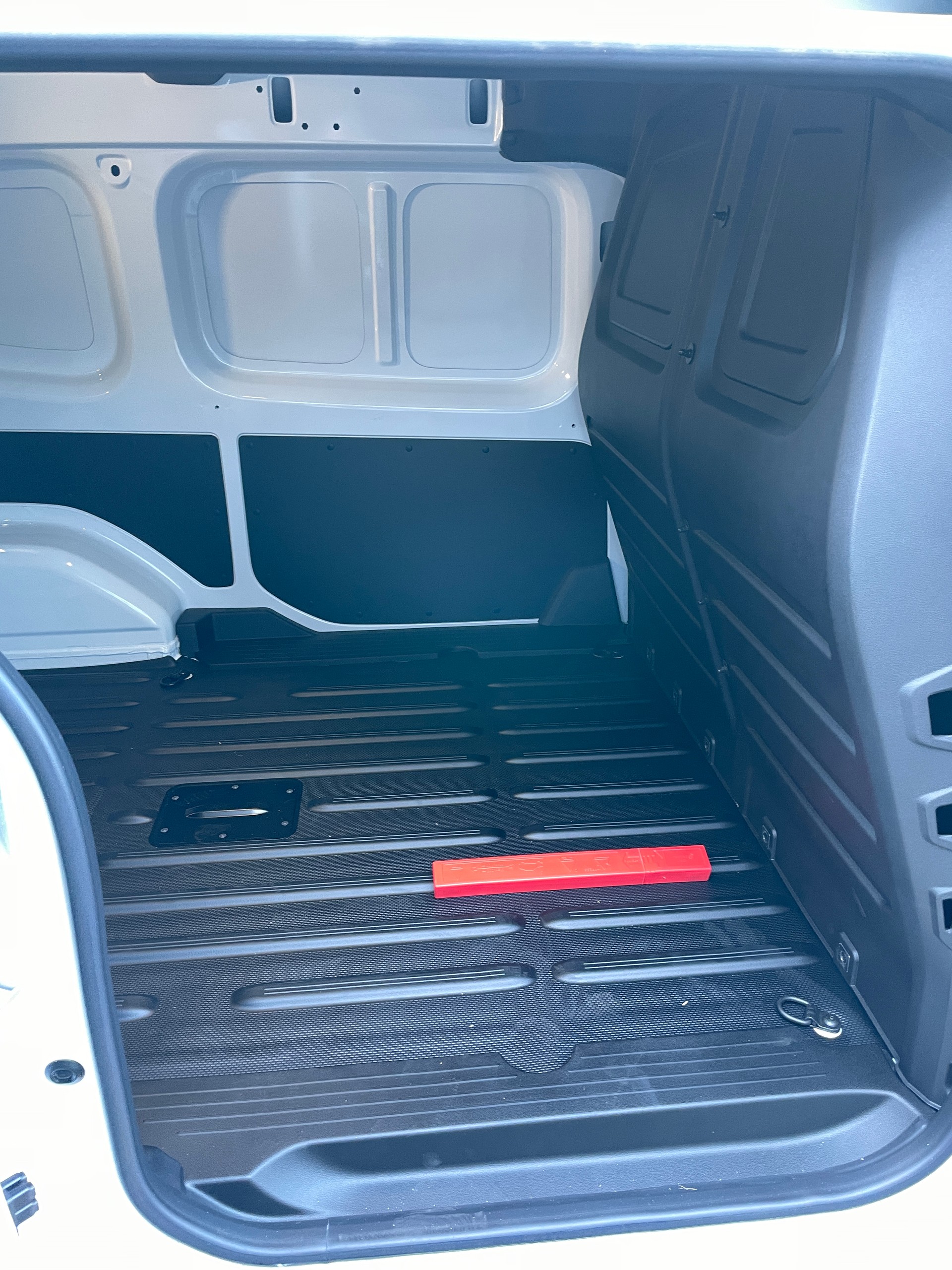 NISSAN Townstar EV45 kWh 22kW L2 Acenta-image-4