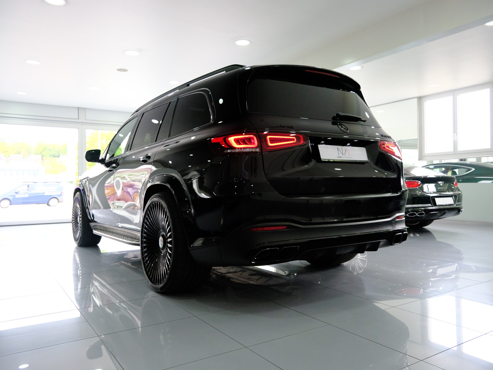 MERCEDES-BENZ GLS 63 4Matic+ TCT 9G *Burmester* *MB 100 Garantie bis 2027* *Panoramadach*-image-4
