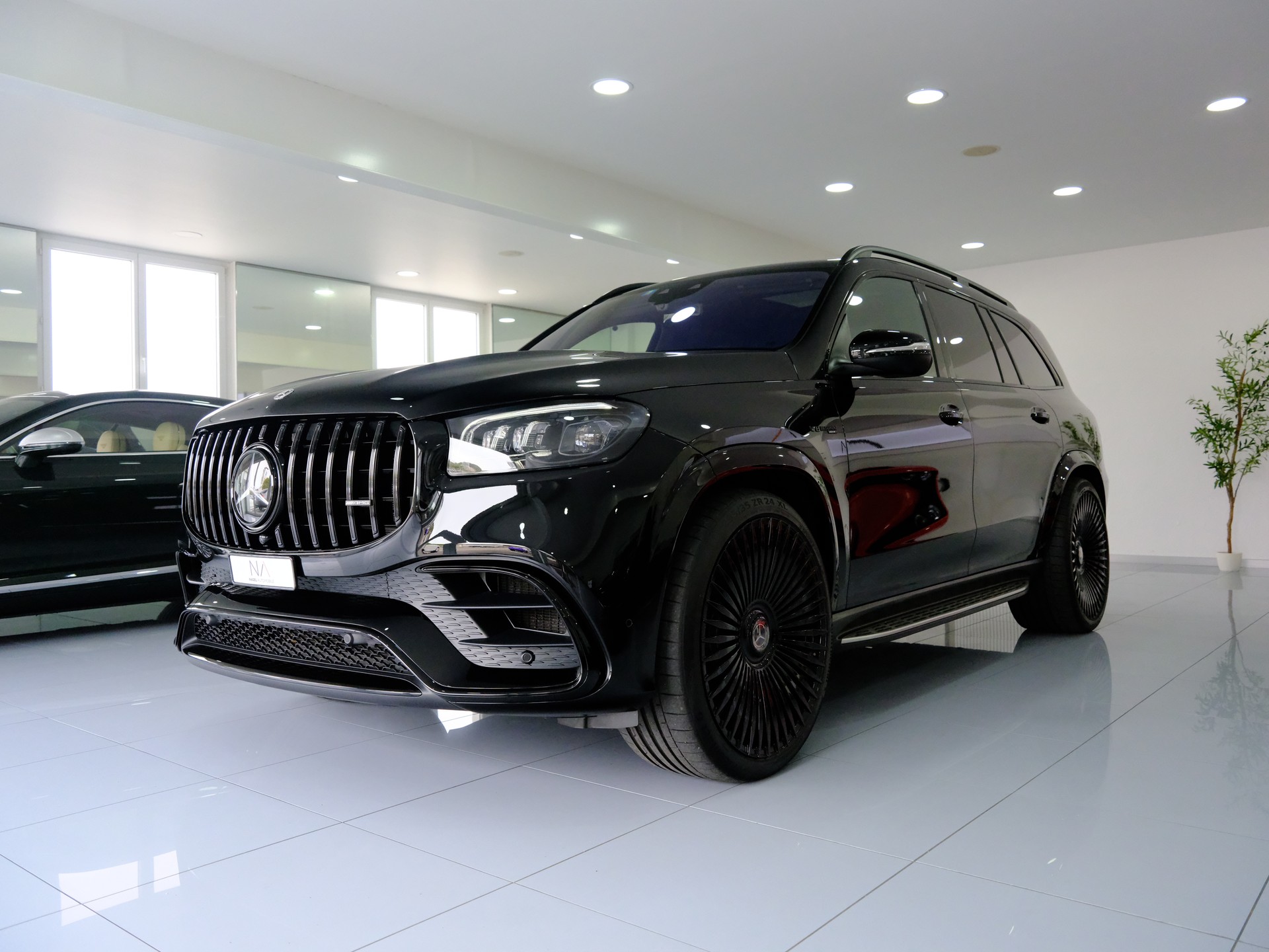MERCEDES-BENZ GLS 63 4Matic+ TCT 9G *Burmester* *MB 100 Garantie bis 2027* *Panoramadach*-showroom-element-3
