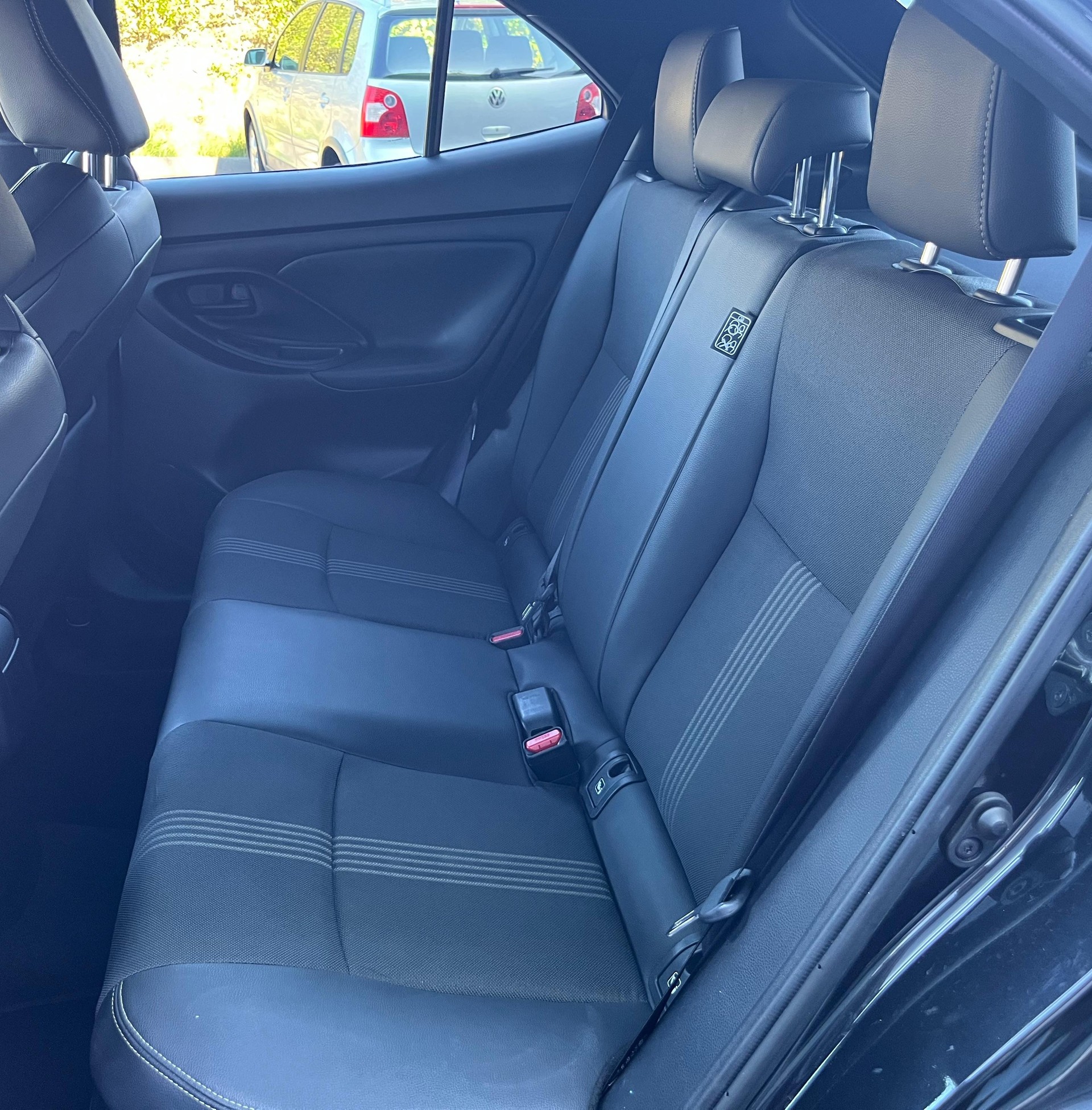TOYOTA Yaris Cross 1.5 Elegant e-CVT AWDi-image-11