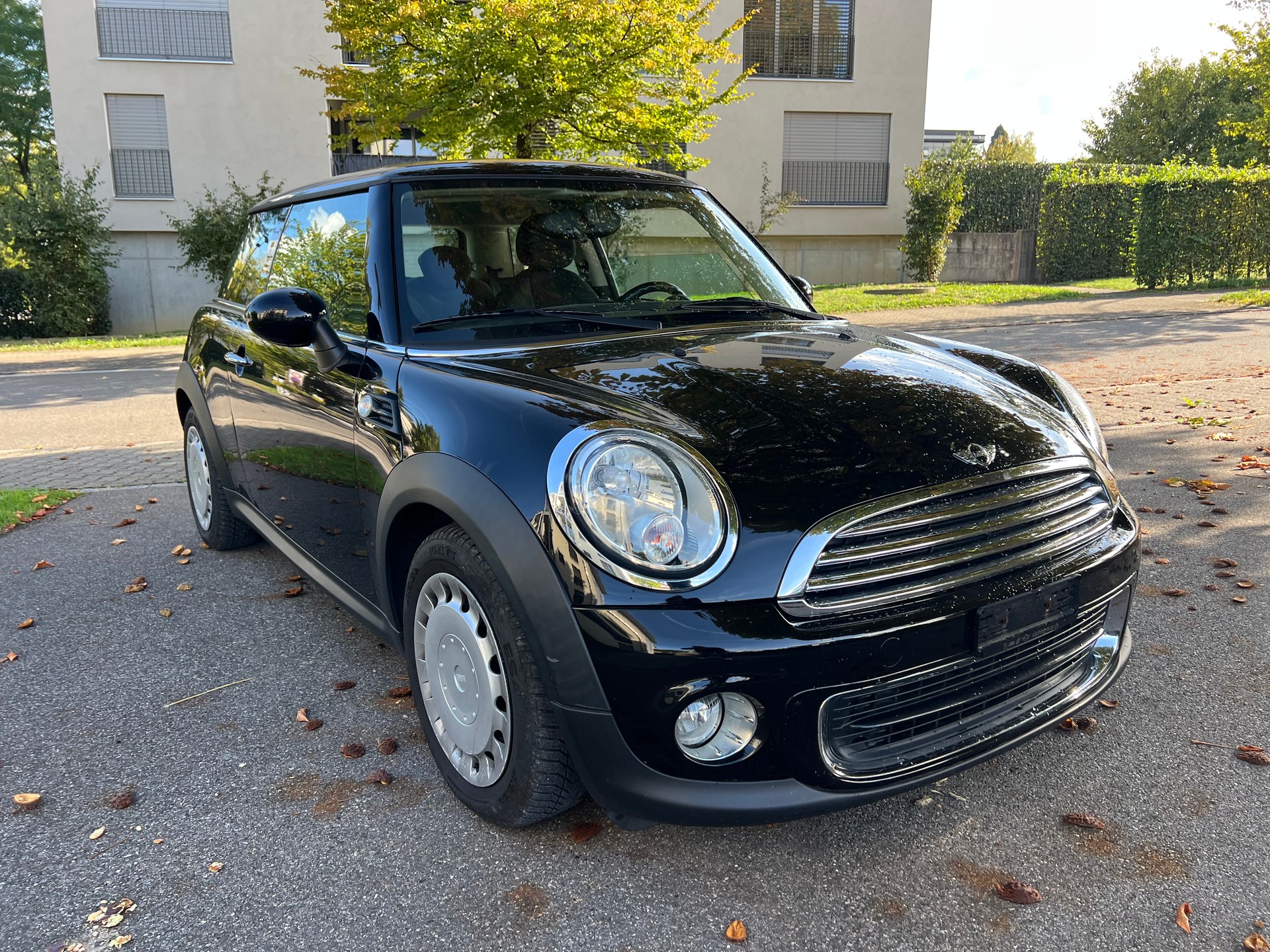 MINI One-showroom-element-2