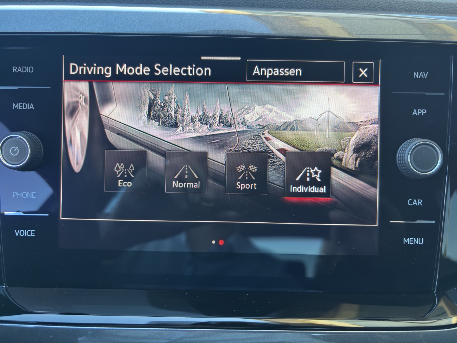 VW Polo 2.0 TSI GTI DSG mit Navi, Rückfahrkamera, Schwarze Aussenspiegel mit schwarzem Dach in Absetzfarbe-image-24