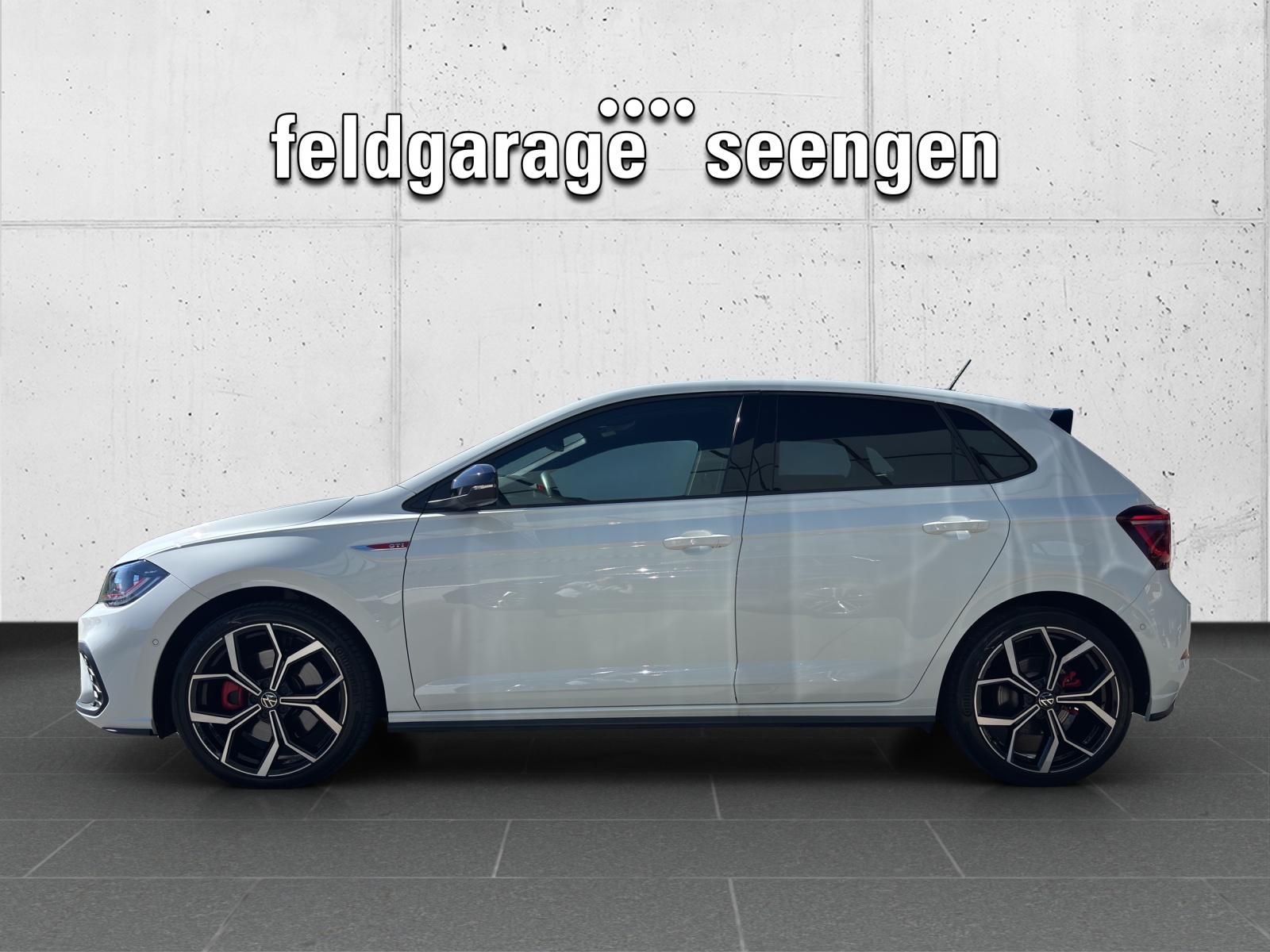 VW Polo 2.0 TSI GTI DSG mit Navi, Rückfahrkamera, Schwarze Aussenspiegel mit schwarzem Dach in Absetzfarbe-showroom-element-1