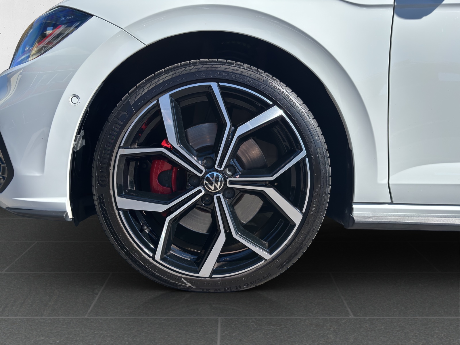 VW Polo 2.0 TSI GTI DSG mit Navi, Rückfahrkamera, Schwarze Aussenspiegel mit schwarzem Dach in Absetzfarbe-image-7