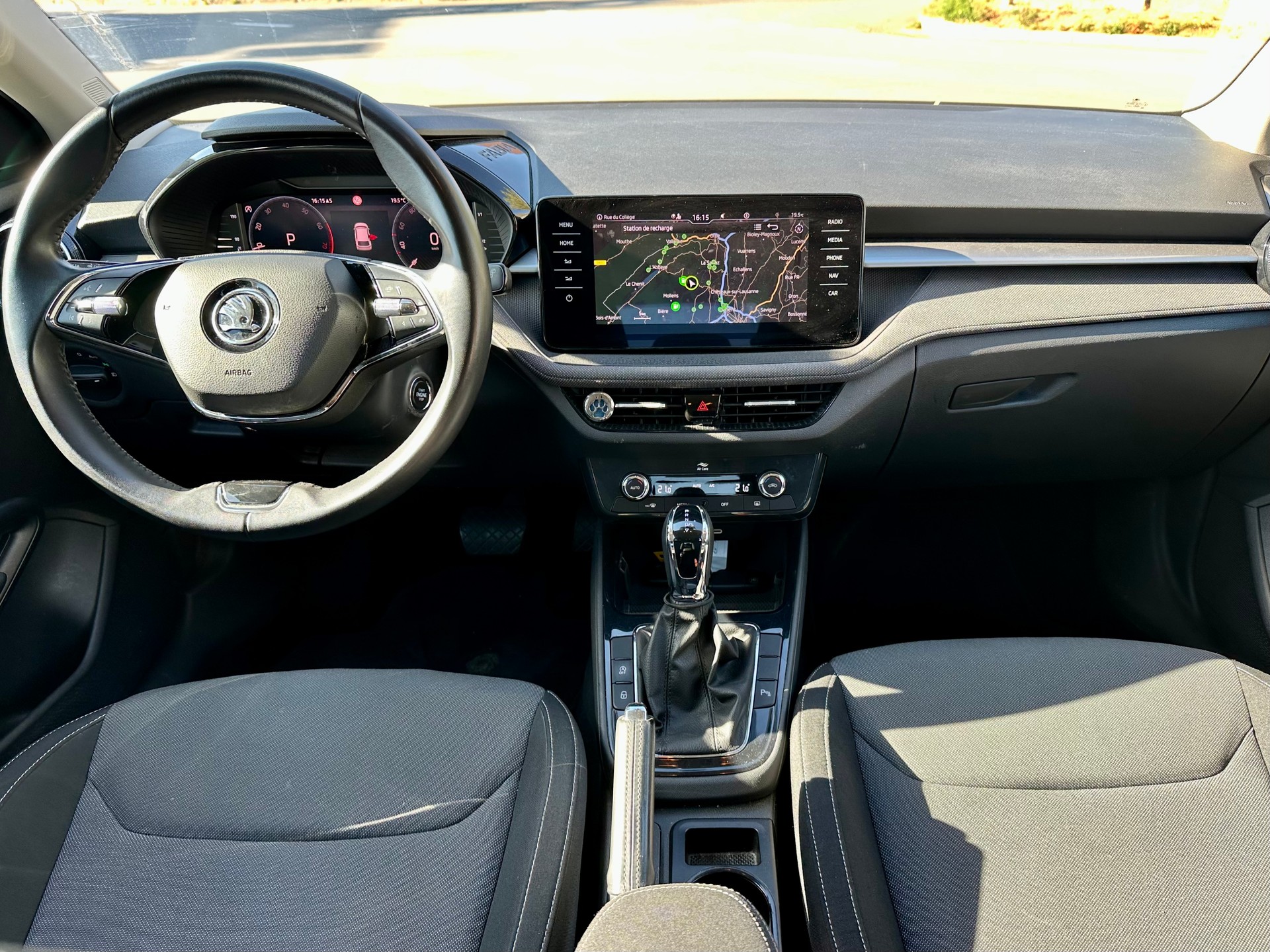 SKODA Fabia 1.0 TSI Ambition DSG-image-8