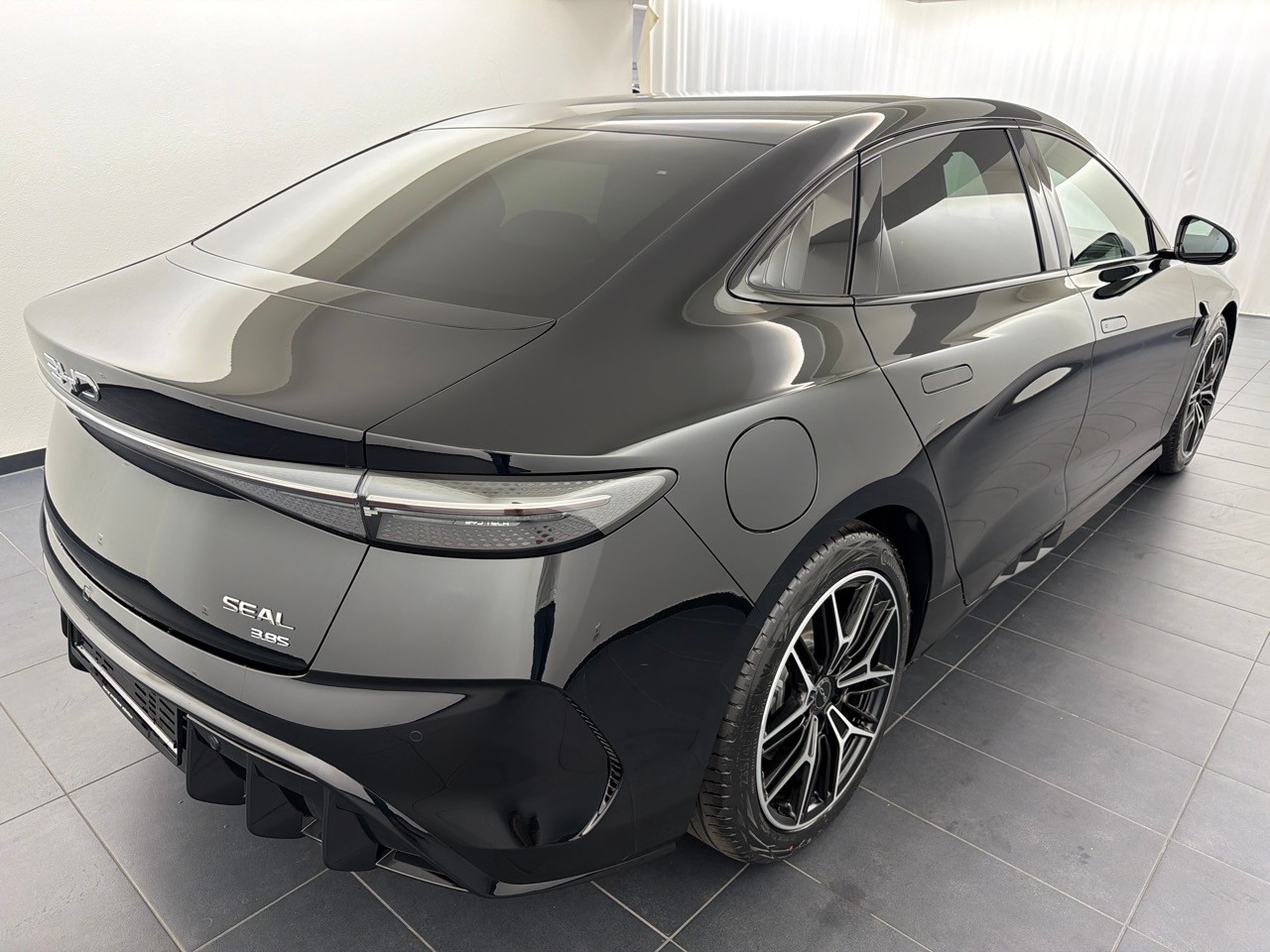 BYD Seal 82,5 kWh Excellence-showroom-element-2