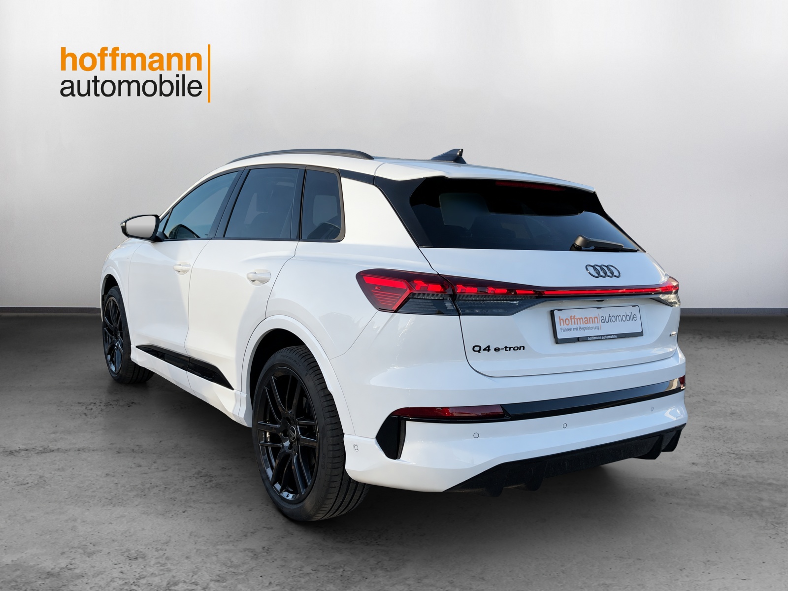 AUDI Q4 e-tron SUV quattro performance Swiss Ski-image-5