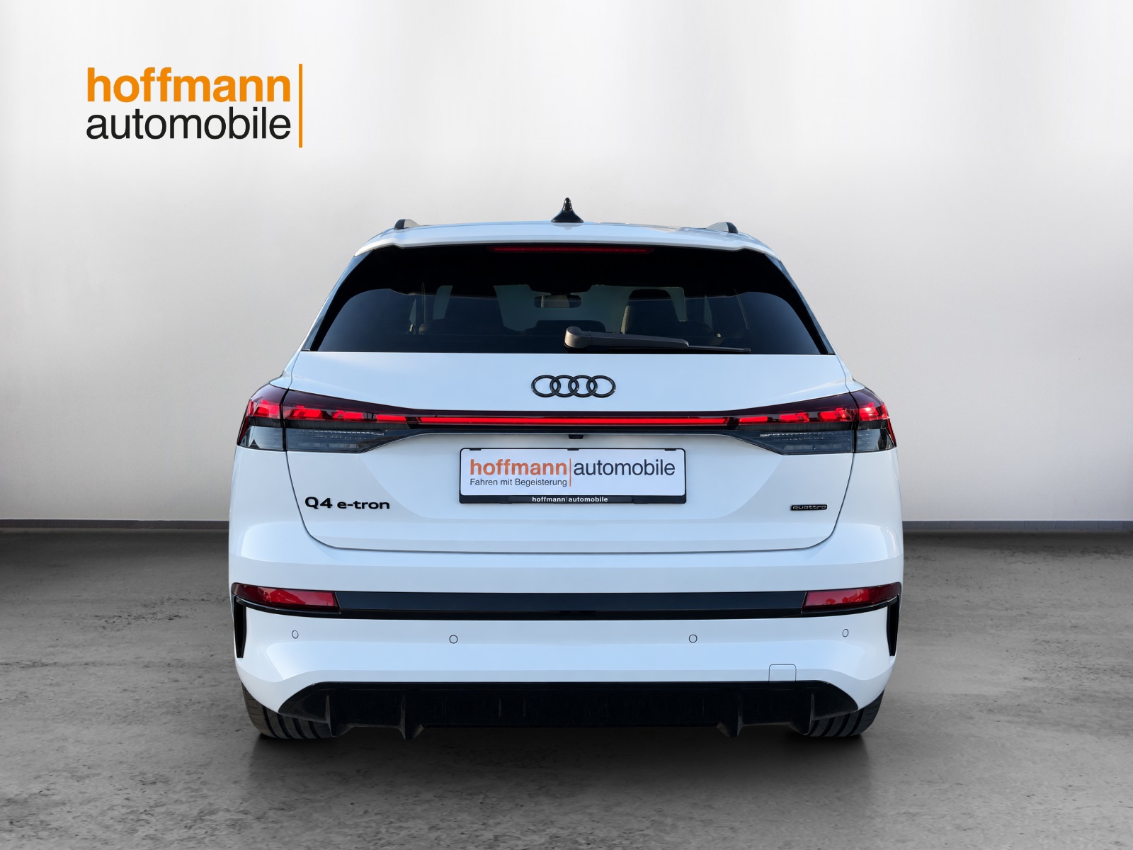 AUDI Q4 e-tron SUV quattro performance Swiss Ski-image-4