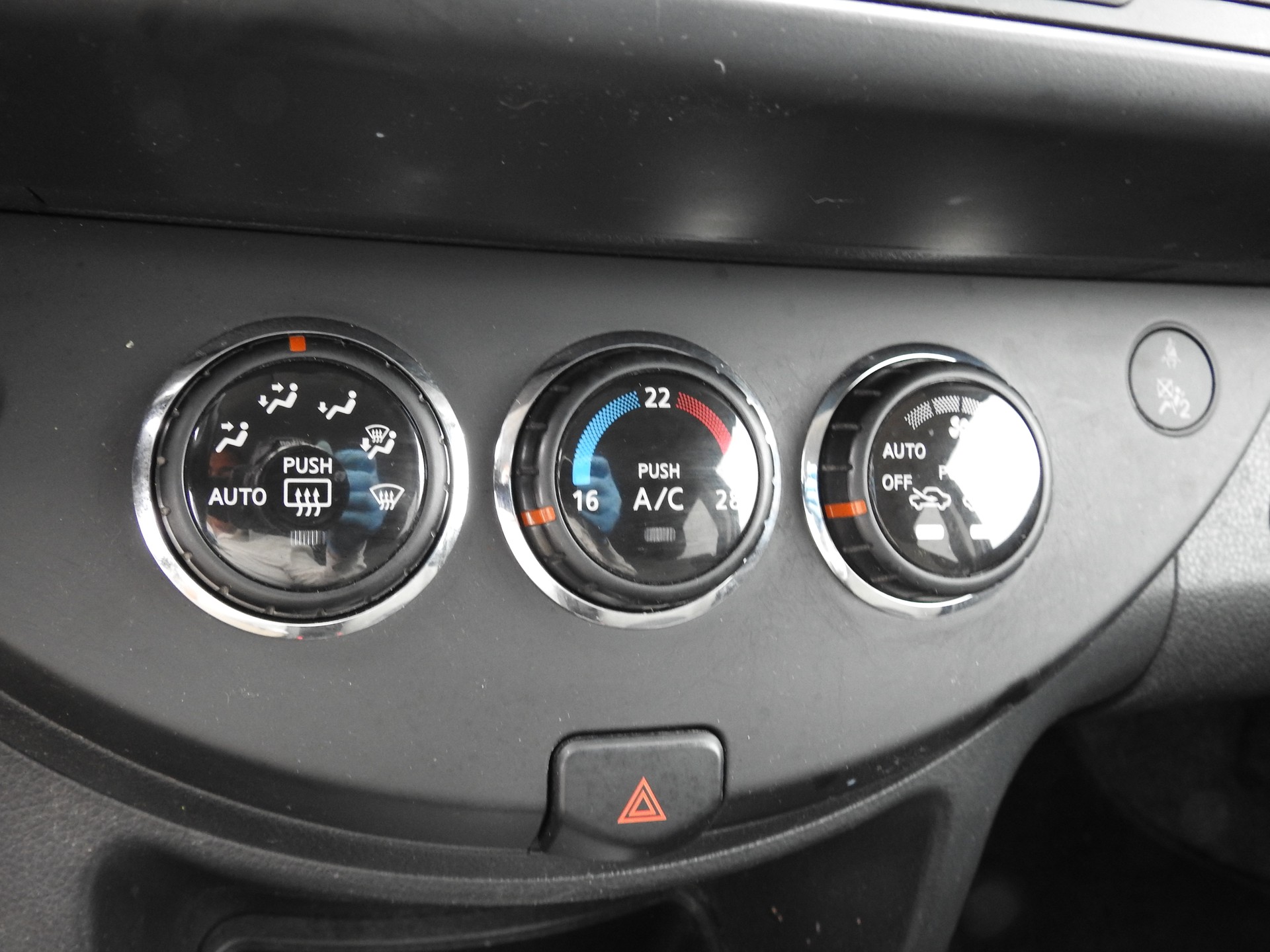 NISSAN Note 1.6 i-Way Automatic-image-21
