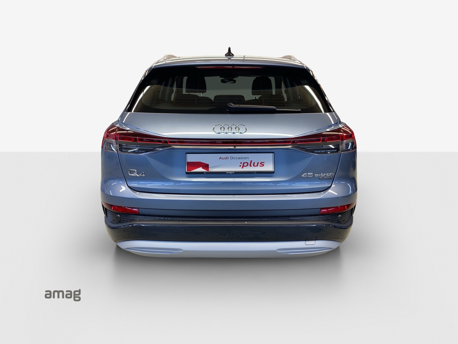 AUDI Q4 e-tron 45 quattro-showroom-element-3