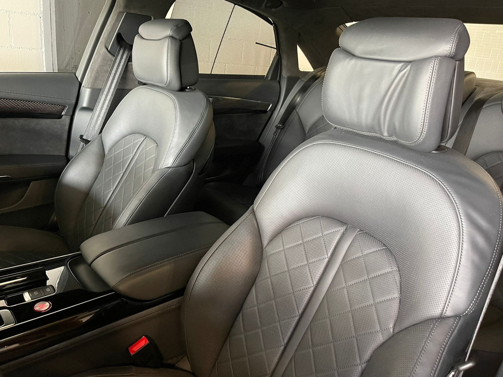AUDI S8 4.0 TFSI V8 plus quattro tiptronic "Einzelstück der Audi Exclusive-Abteilung - ABT 705 PS"-image-6