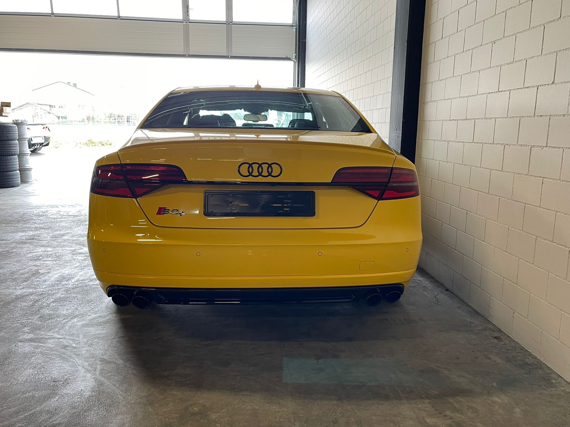 AUDI S8 4.0 TFSI V8 plus quattro tiptronic "Einzelstück der Audi Exclusive-Abteilung - ABT 705 PS"-image-4