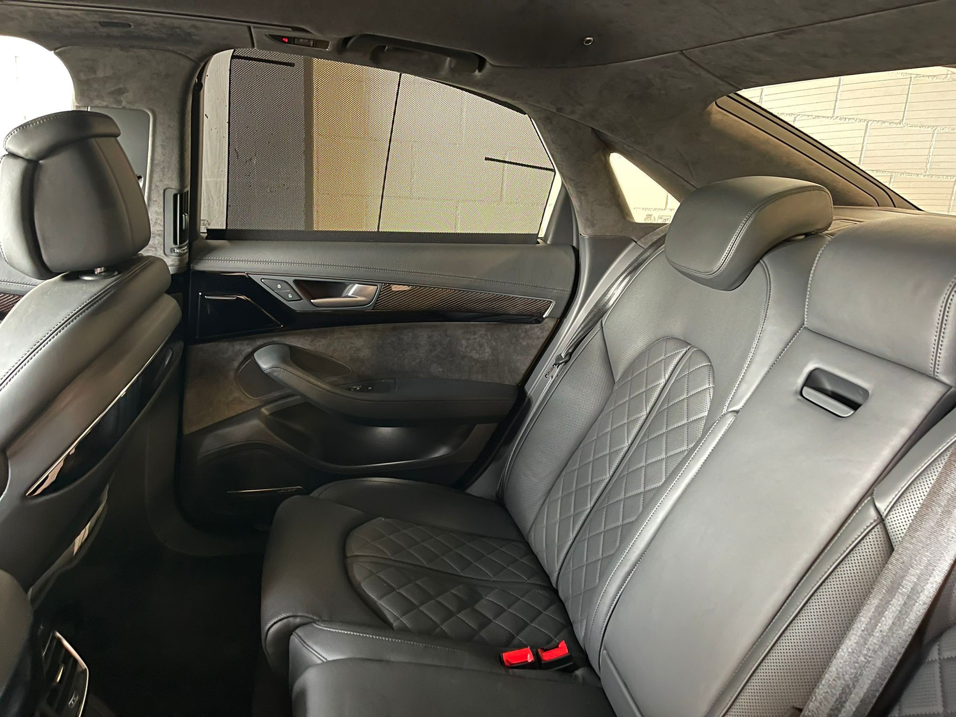AUDI S8 4.0 TFSI V8 plus quattro tiptronic "Einzelstück der Audi Exclusive-Abteilung - ABT 705 PS"-image-7
