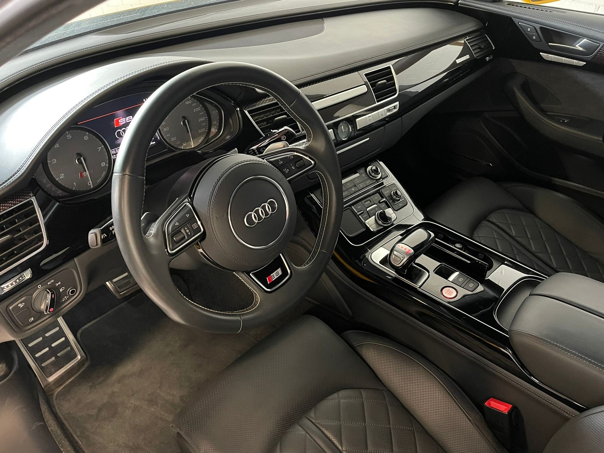 AUDI S8 4.0 TFSI V8 plus quattro tiptronic "Einzelstück der Audi Exclusive-Abteilung - ABT 705 PS"-image-5