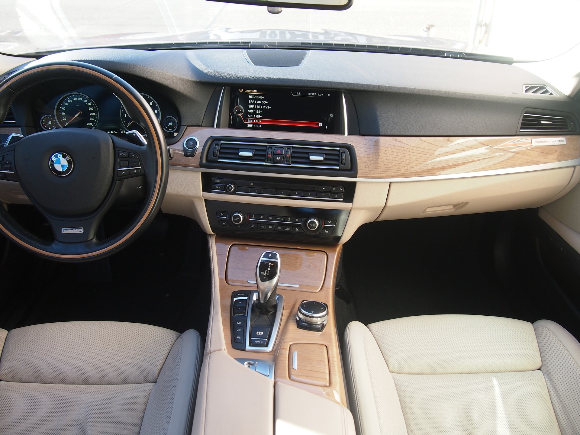 BMW 528i xDrive Luxury Line Steptronic-image-4
