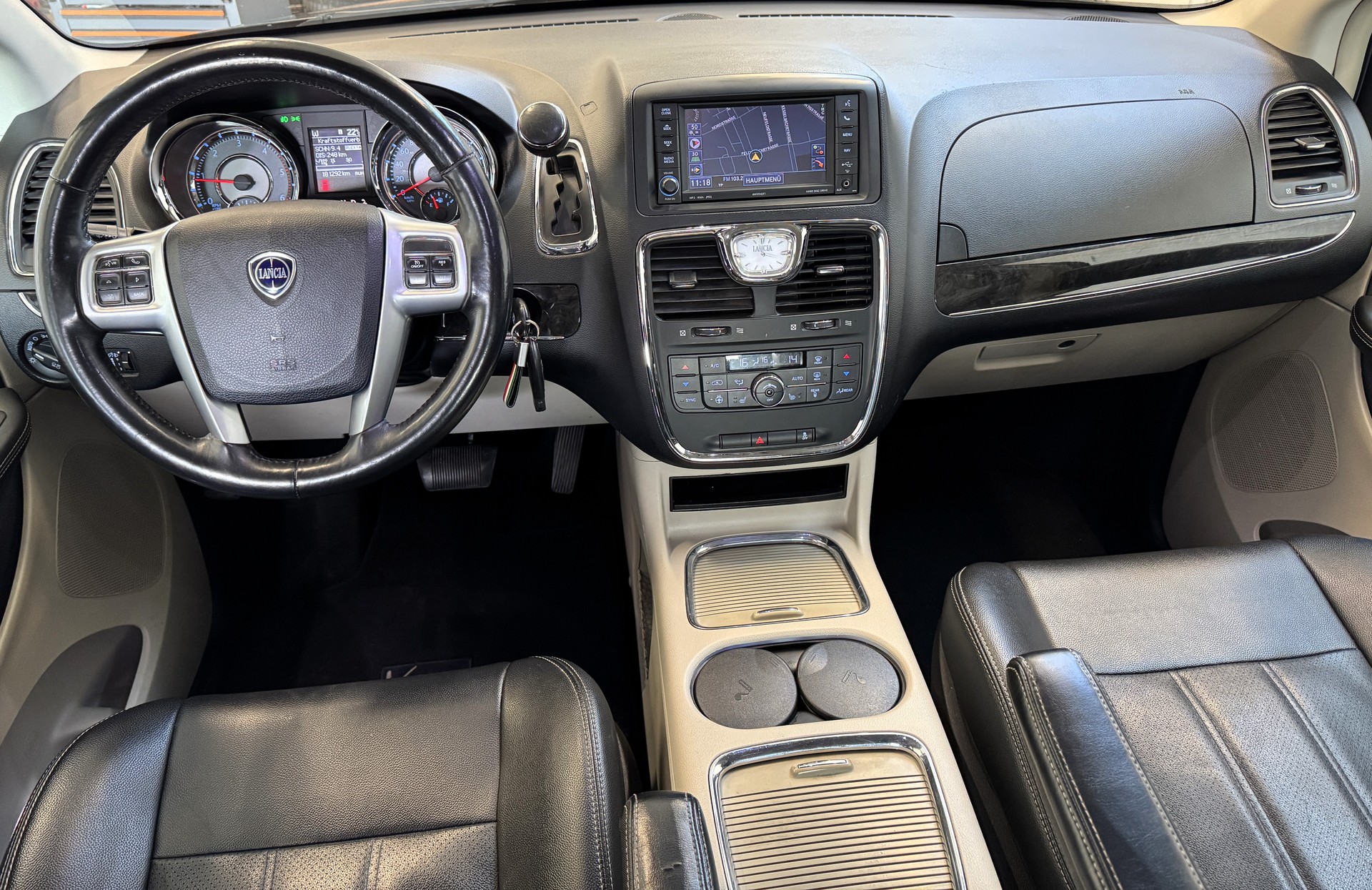 LANCIA Voyager 2.8D Platinum Automatic-image-5