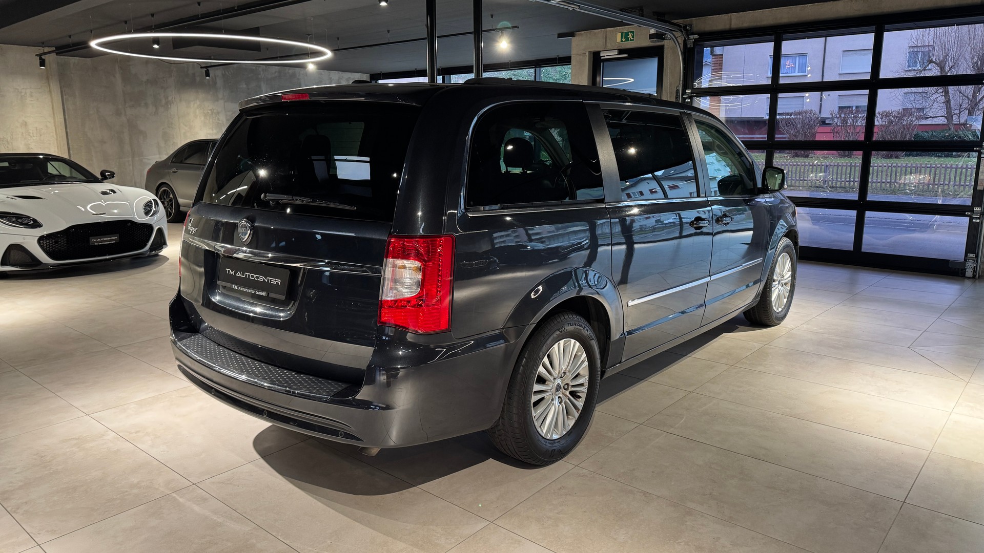 LANCIA Voyager 2.8D Platinum Automatic-image-2