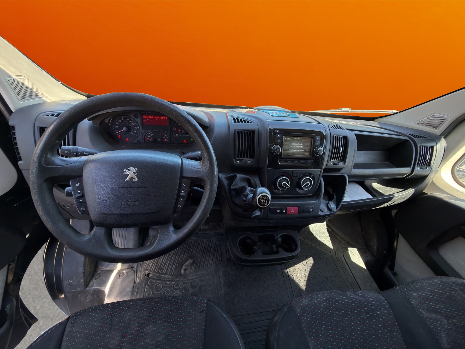 PEUGEOT Boxer 2.0 HDI 330 Allure L1H1-image-8