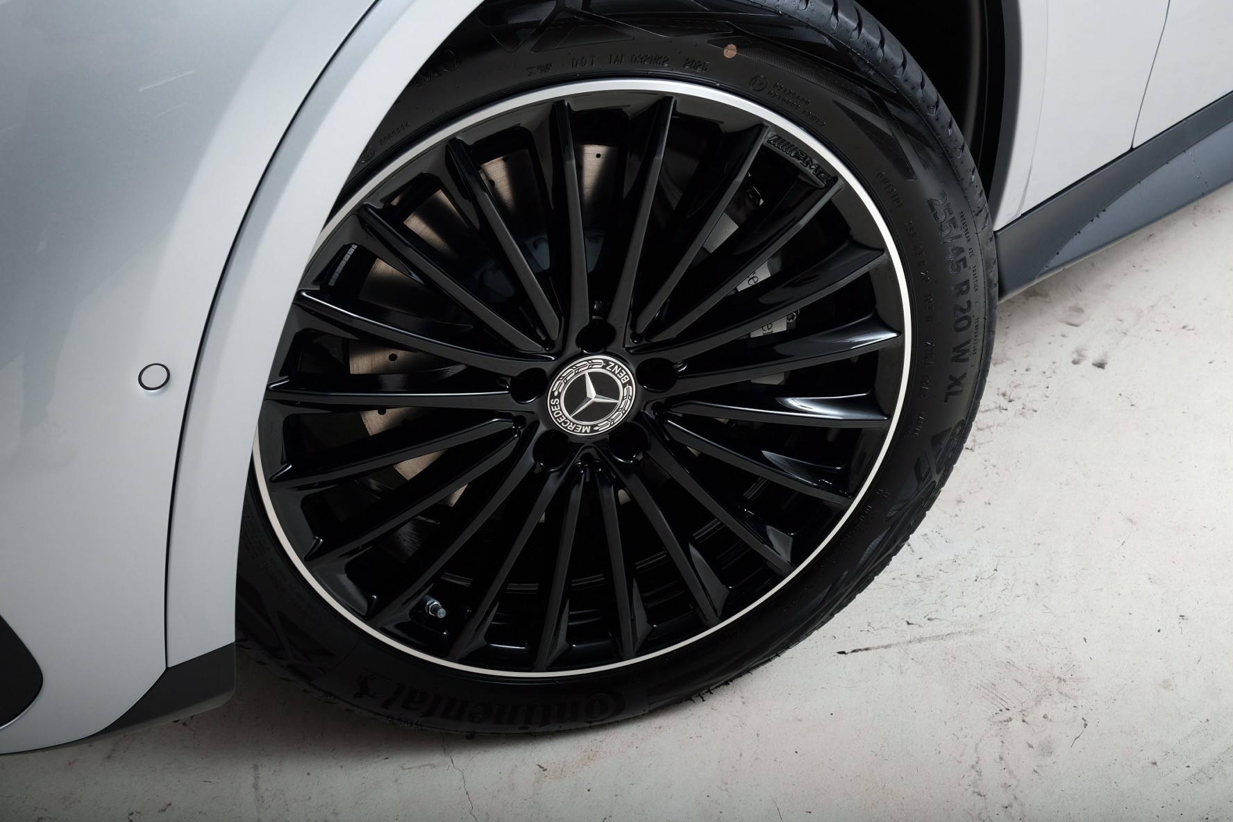 MERCEDES-BENZ GLC Coupé 300 4Matic 9G-Tronic-showroom-element-1