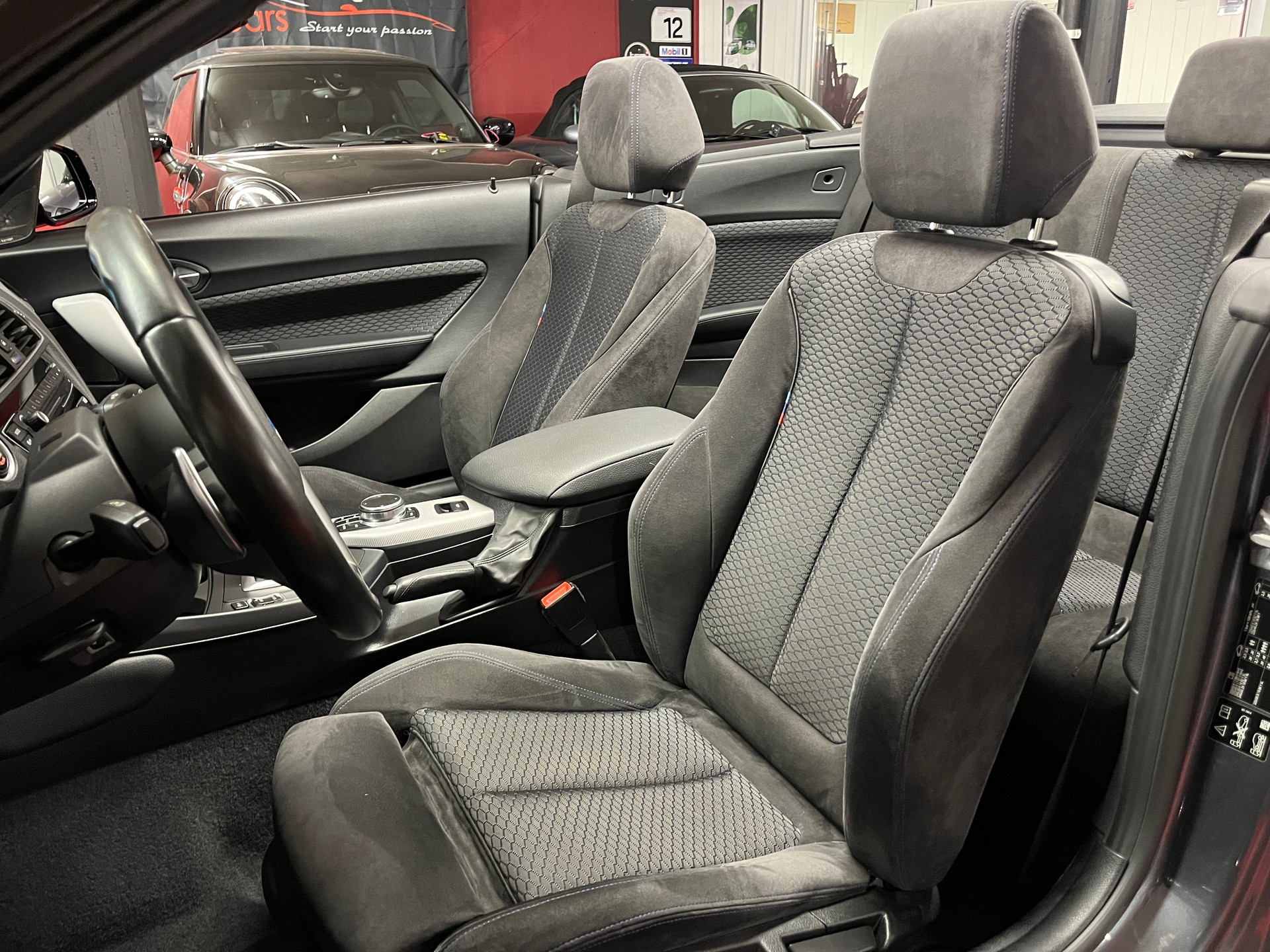 BMW M240i xDrive Steptronic-image-12