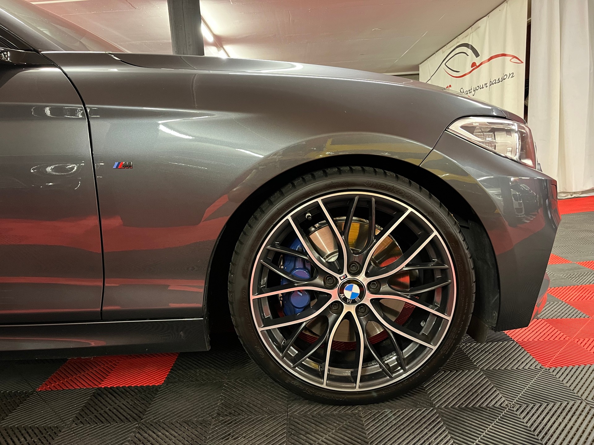 BMW M240i xDrive Steptronic-image-4