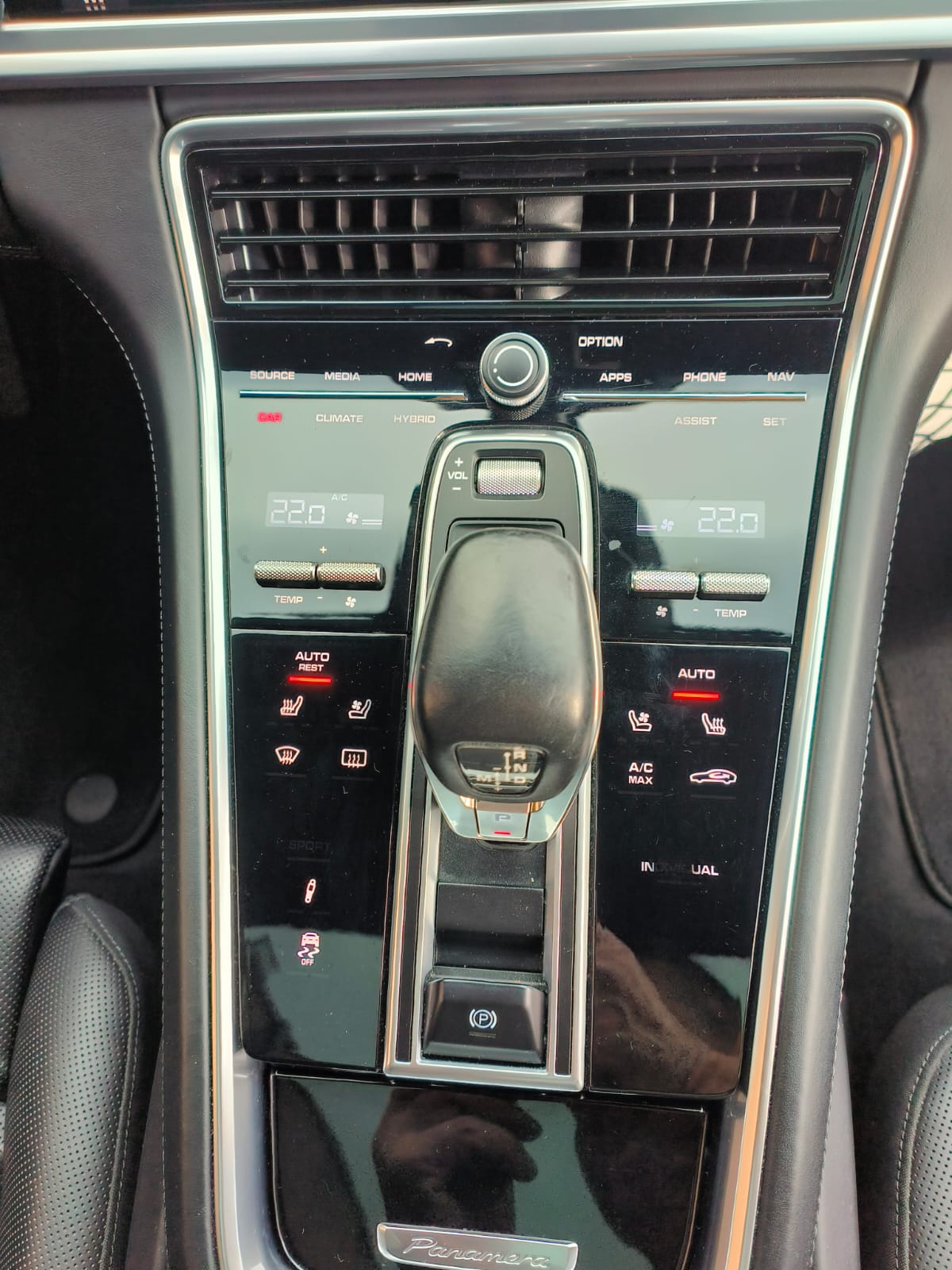 PORSCHE Panamera 4 E-Hybrid PDK-image-9