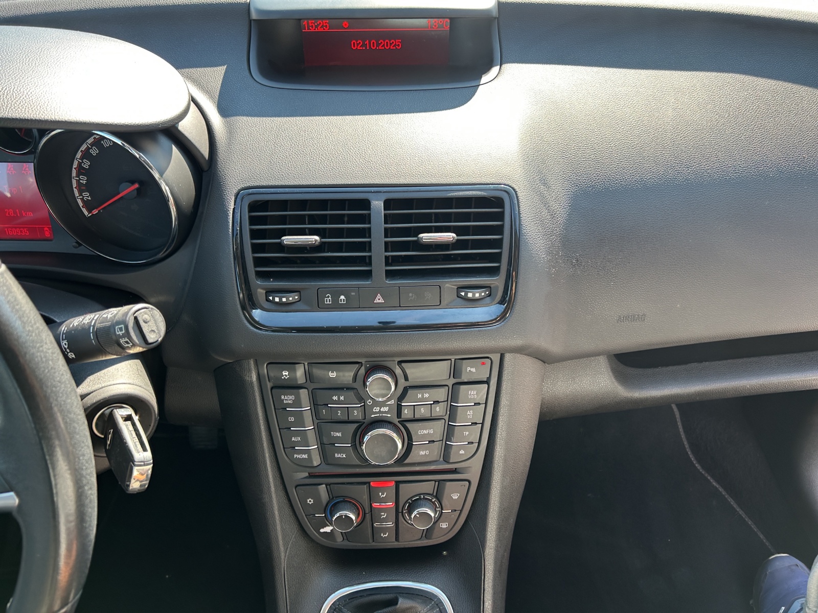 OPEL Meriva 1.4 Turbo Cosmo-image-11