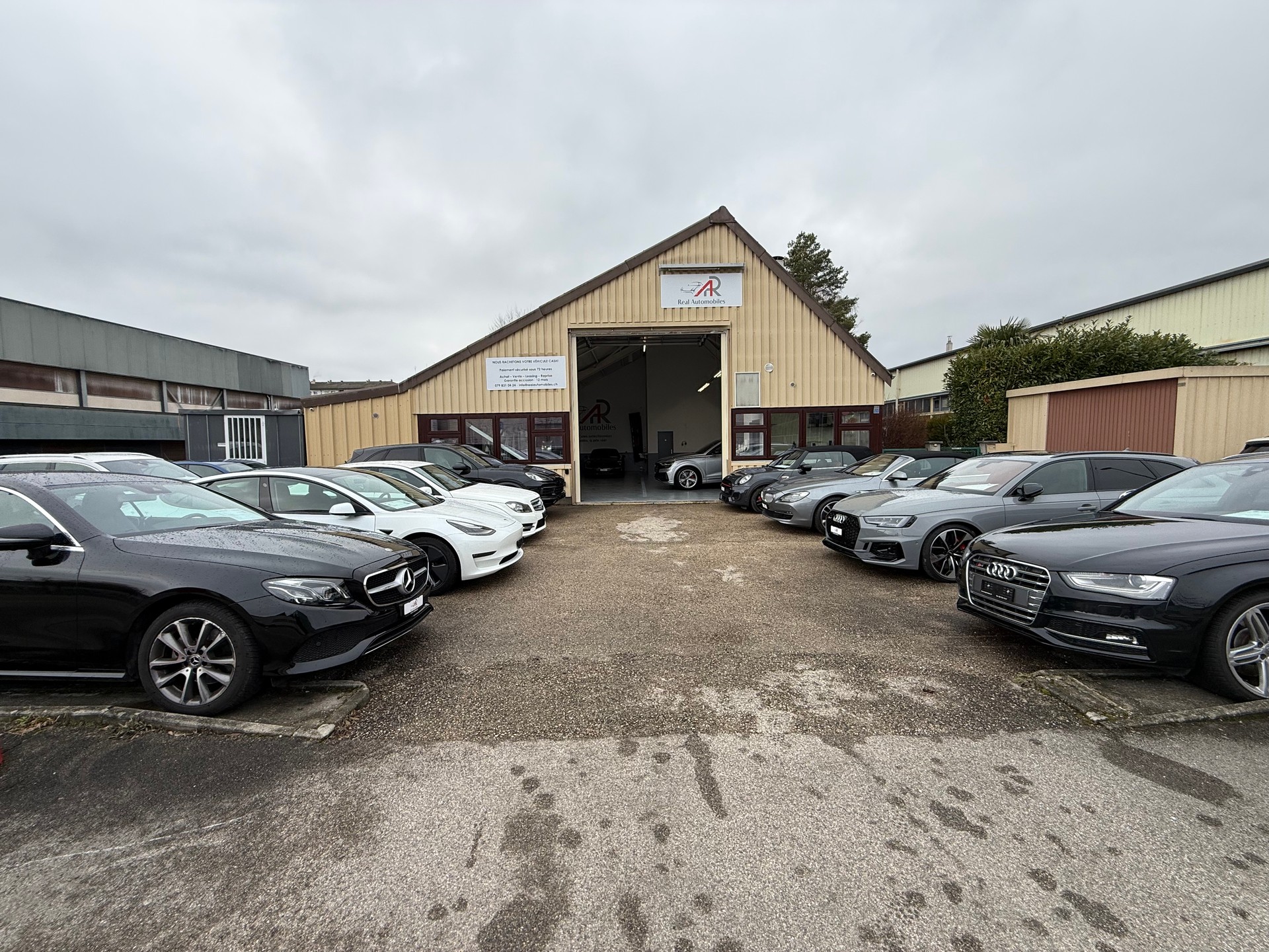 BMW 650i Cabrio /full options / service à jours BMW CH🇨🇭-image-15