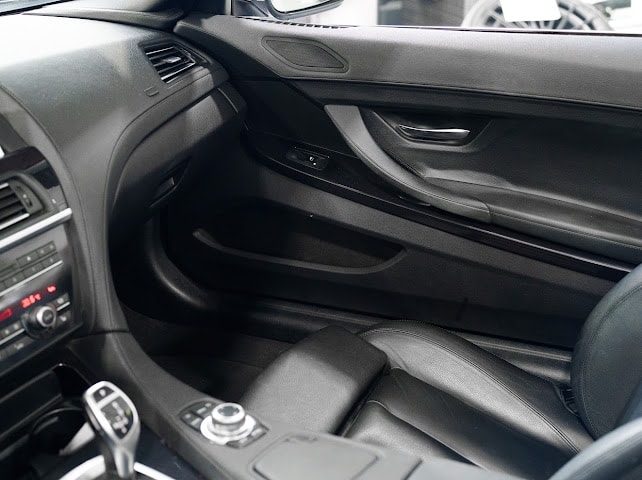 BMW 650i Cabrio /full options / service à jours BMW CH🇨🇭-image-14