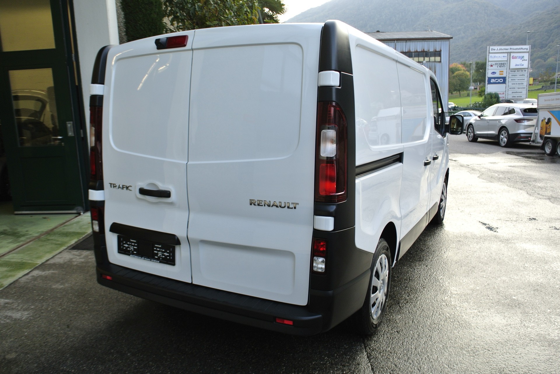 RENAULT Trafic 2.0 Energy dCi 120 3.0t Business L1H1-image-8