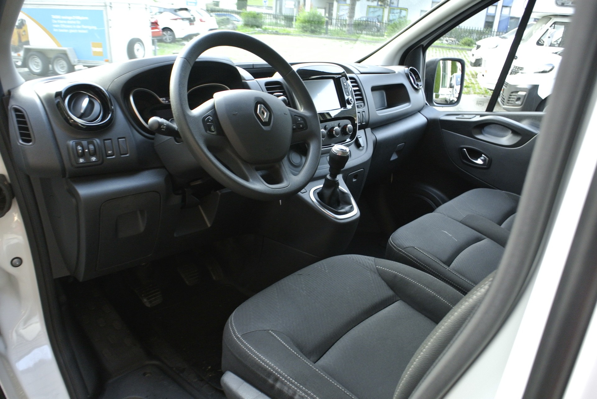 RENAULT Trafic 2.0 Energy dCi 120 3.0t Business L1H1-image-17