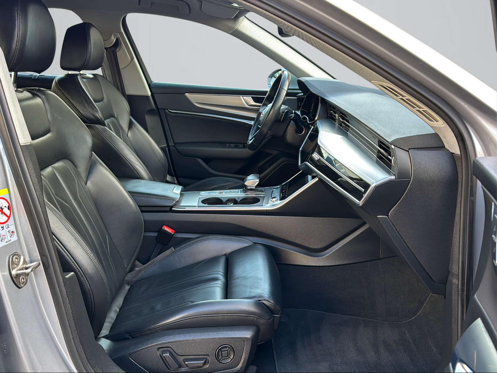 AUDI A6 Avant 45 TFSI Sport Attraction S-tronic quattro-image-10