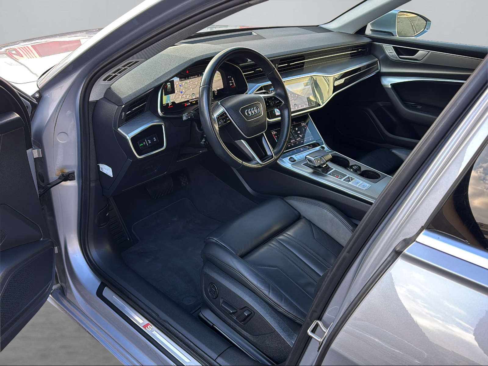 AUDI A6 Avant 45 TFSI Sport Attraction S-tronic quattro-image-9