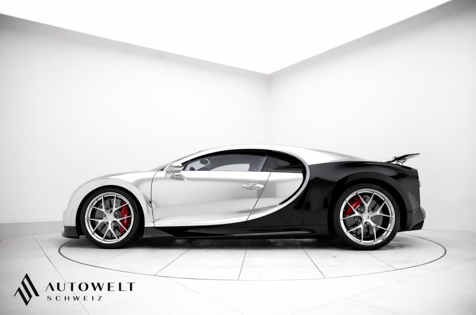 BUGATTI CHIRON SPORT La Mer Argentée-showroom-element-1