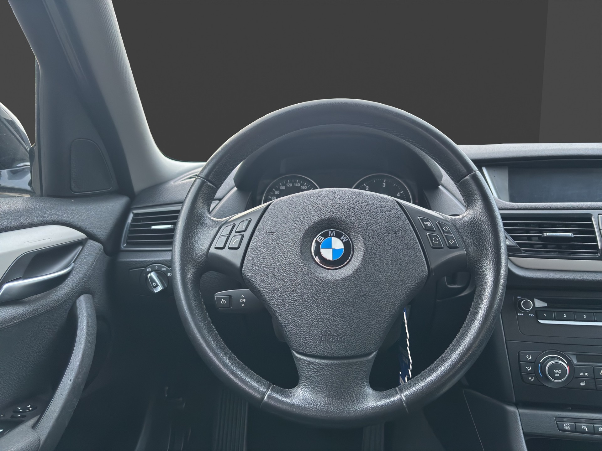 BMW X1 xDrive 25d Sport Line Steptronic *Frisch ab MFK*-image-9