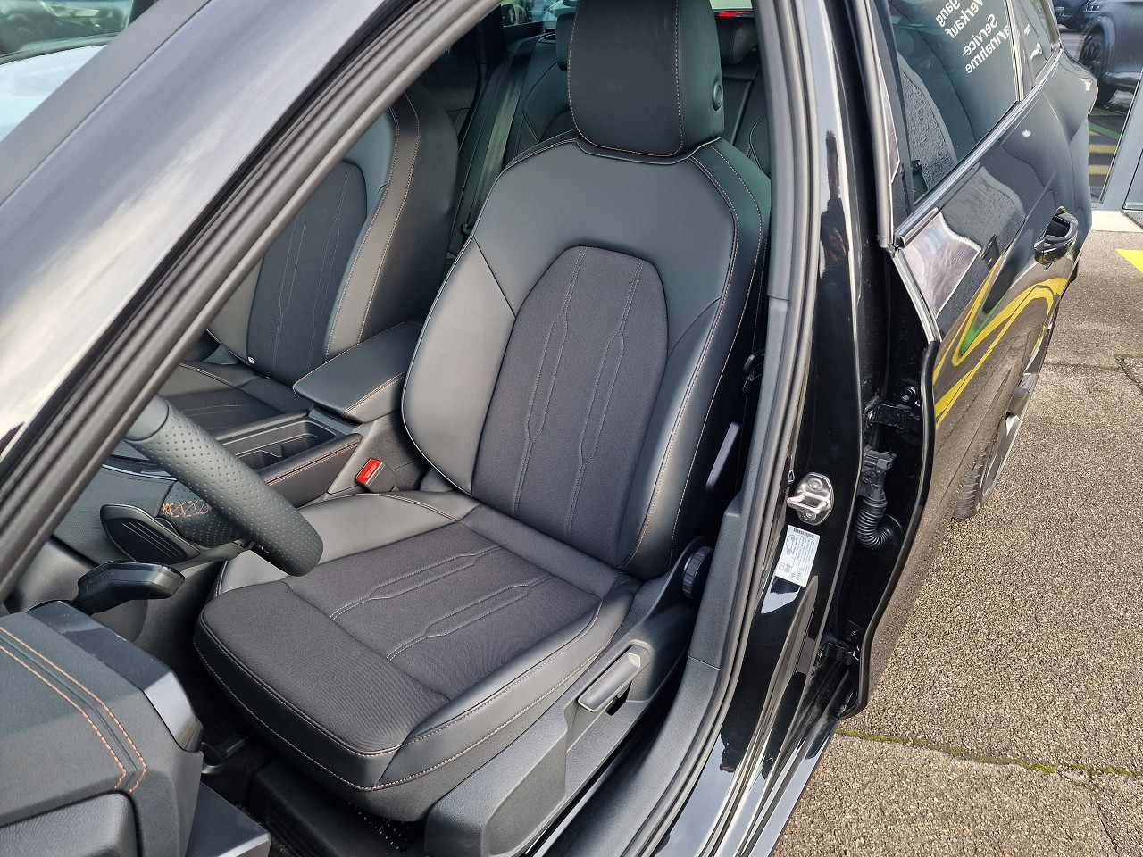 CUPRA LEON ST 1.5 eTSI DSG-image-10