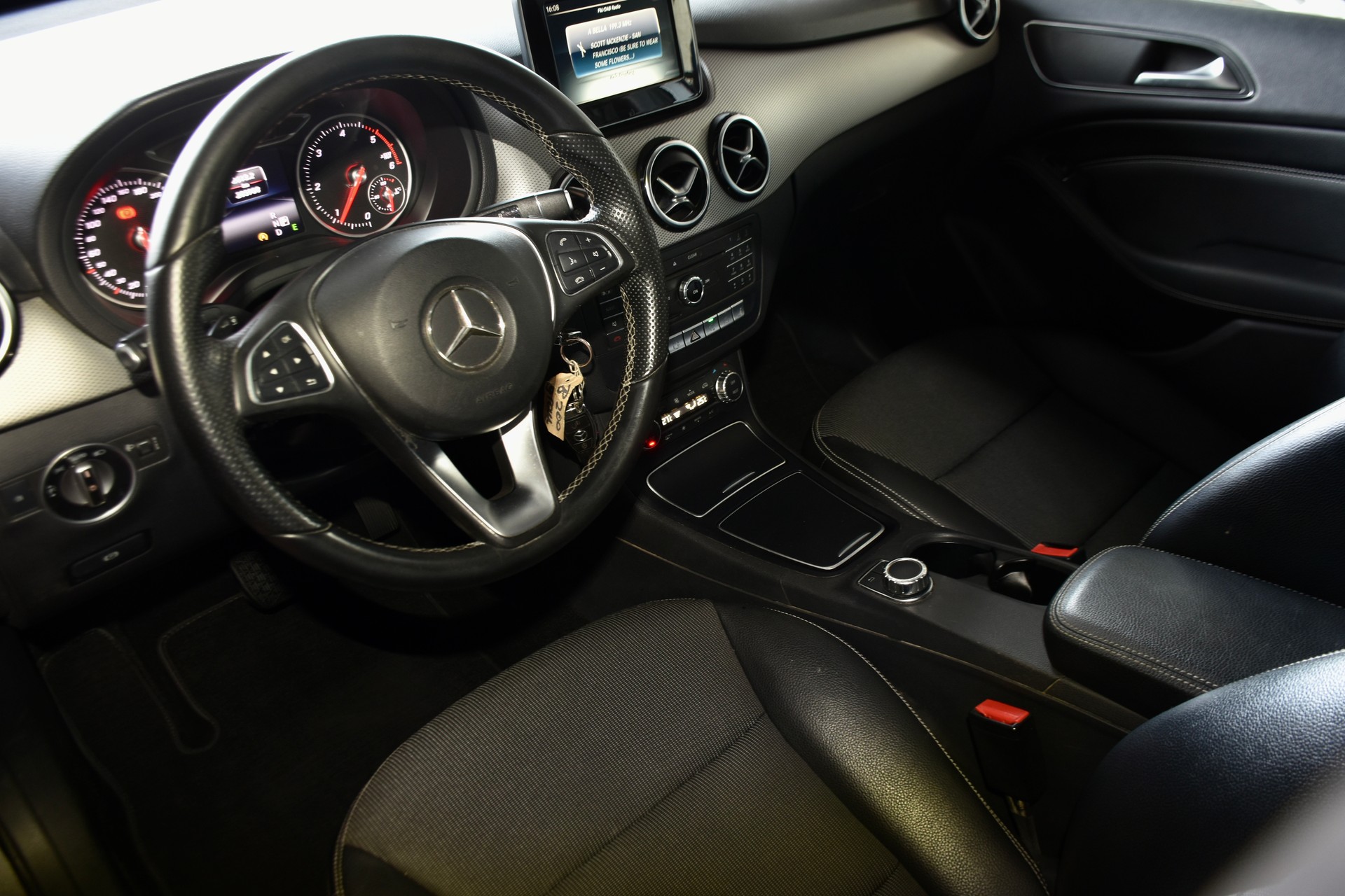 MERCEDES-BENZ B 200 CDI Urban 7G-DCT-image-9