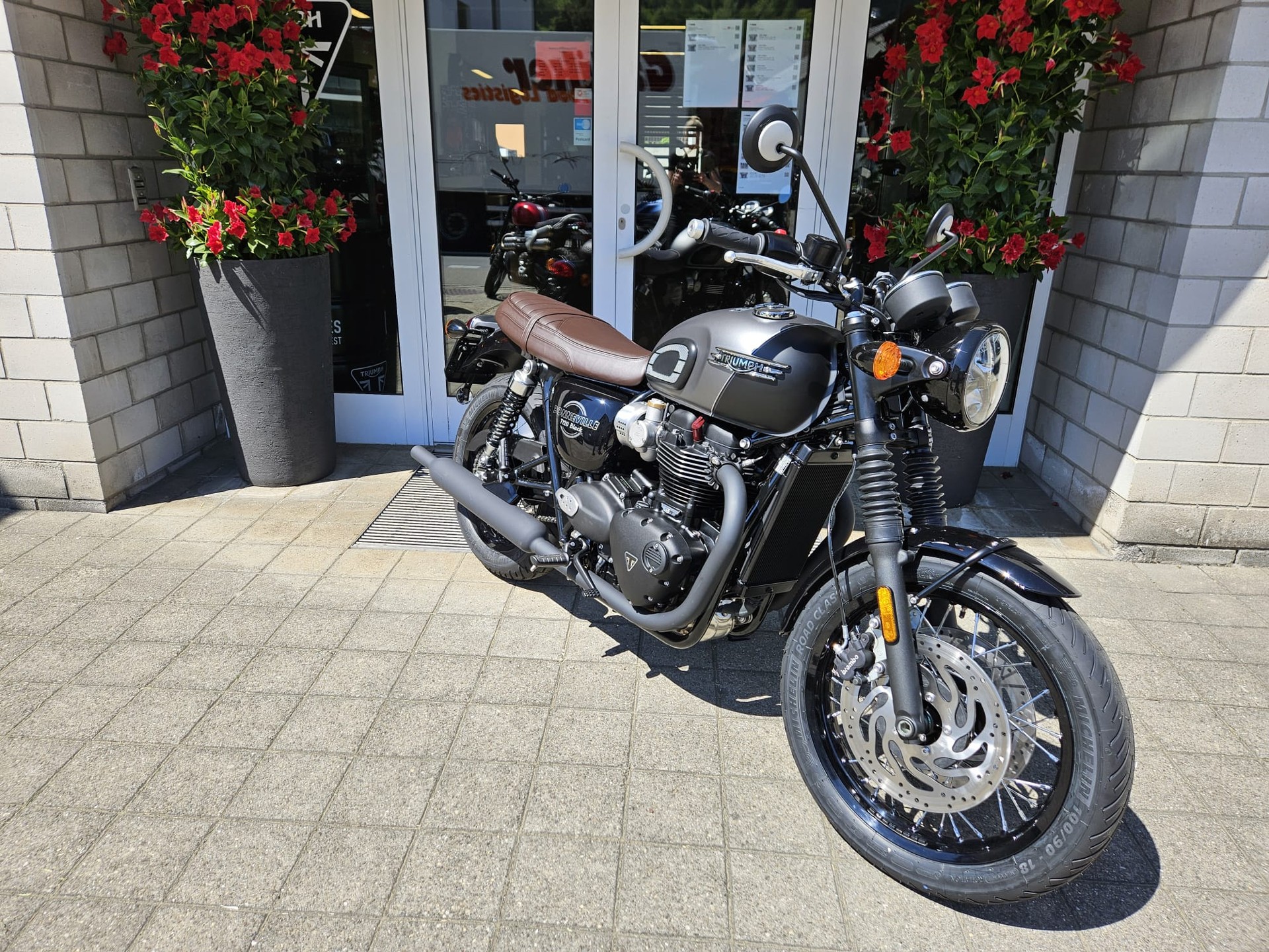 TRIUMPH Bonneville T120 Black-image-3