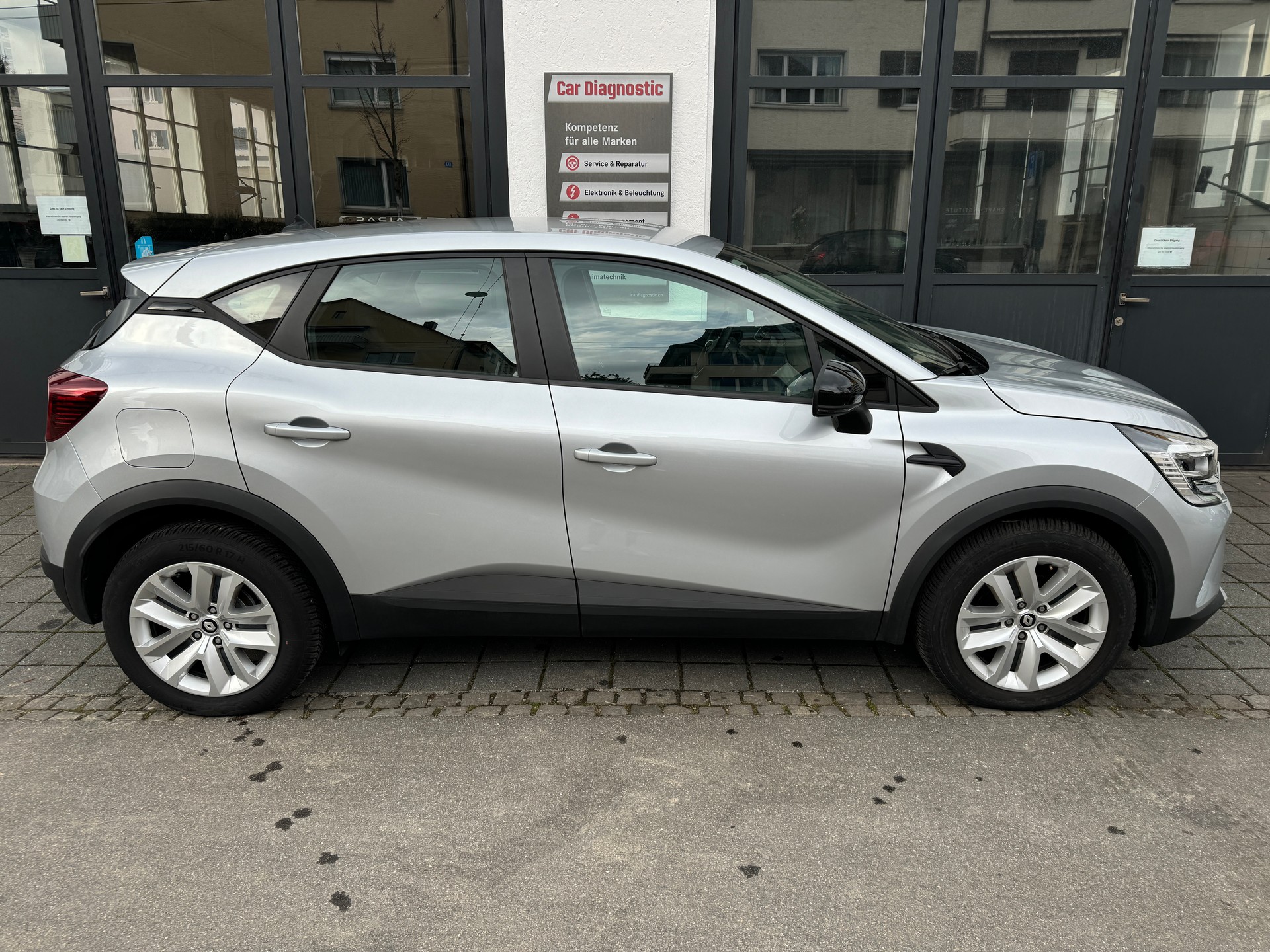 RENAULT Captur 1.3 TCe Techno EDC-image-4