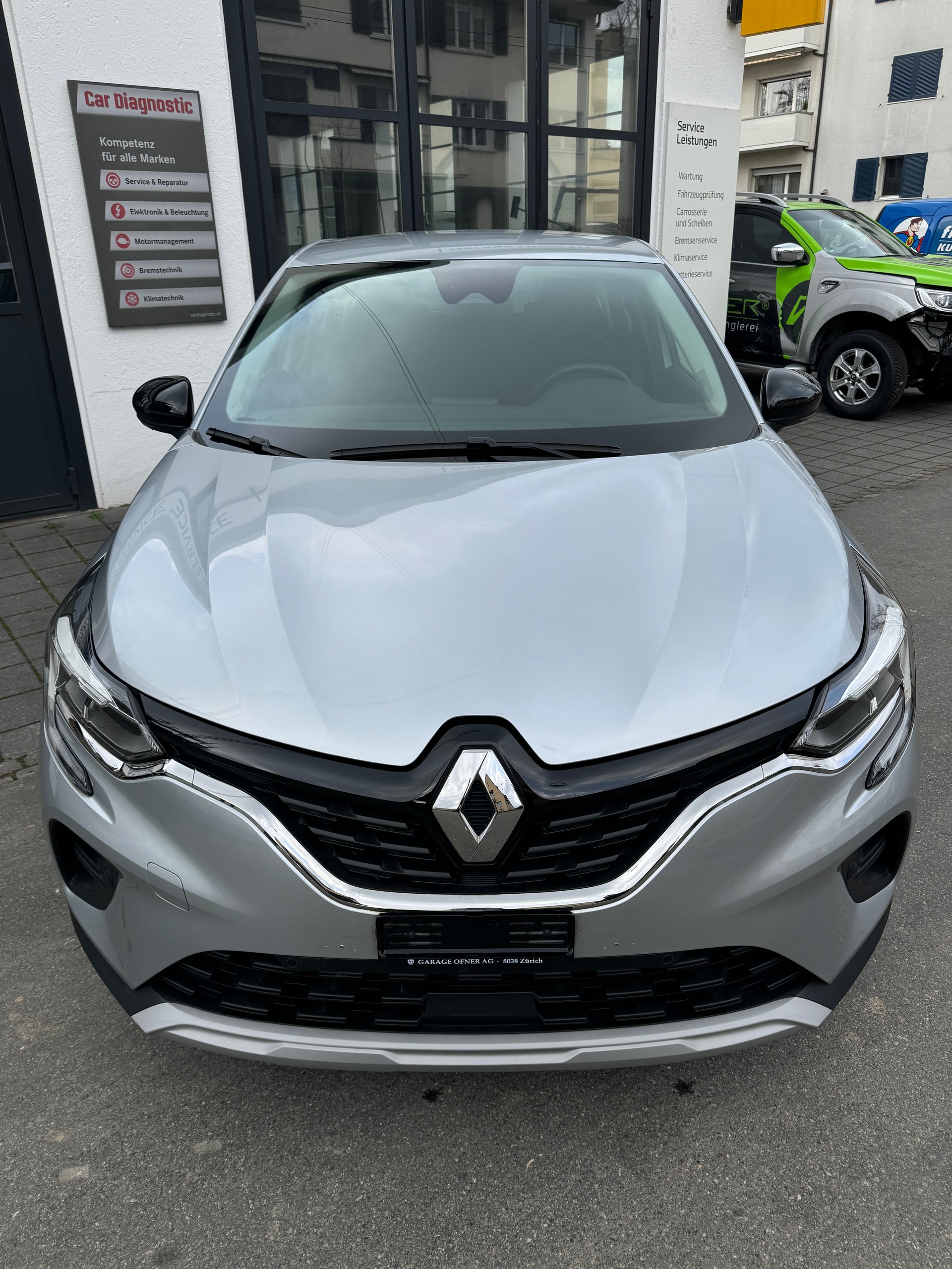 RENAULT Captur 1.3 TCe Techno EDC-showroom-element-2