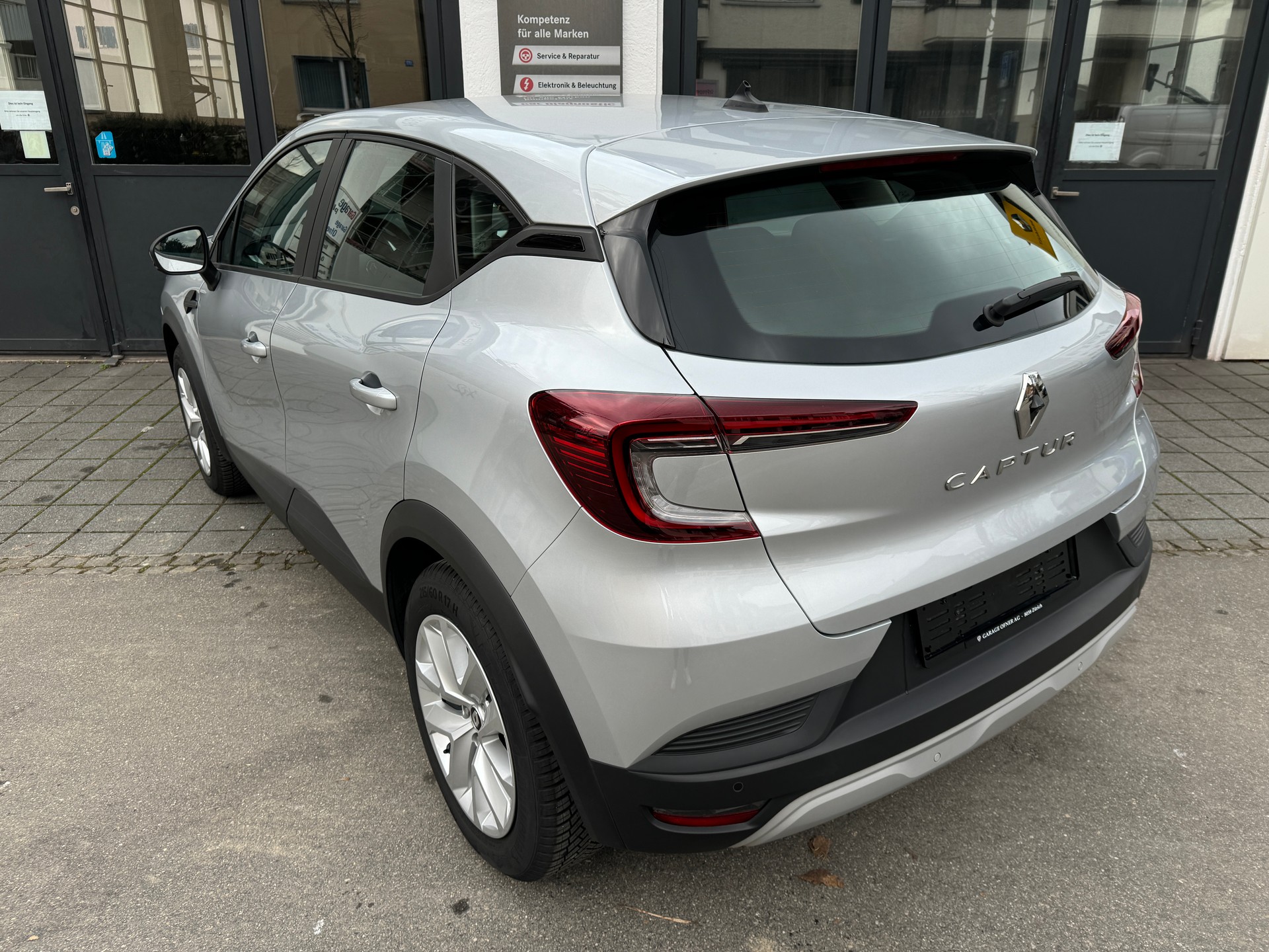 RENAULT Captur 1.3 TCe Techno EDC-image-5