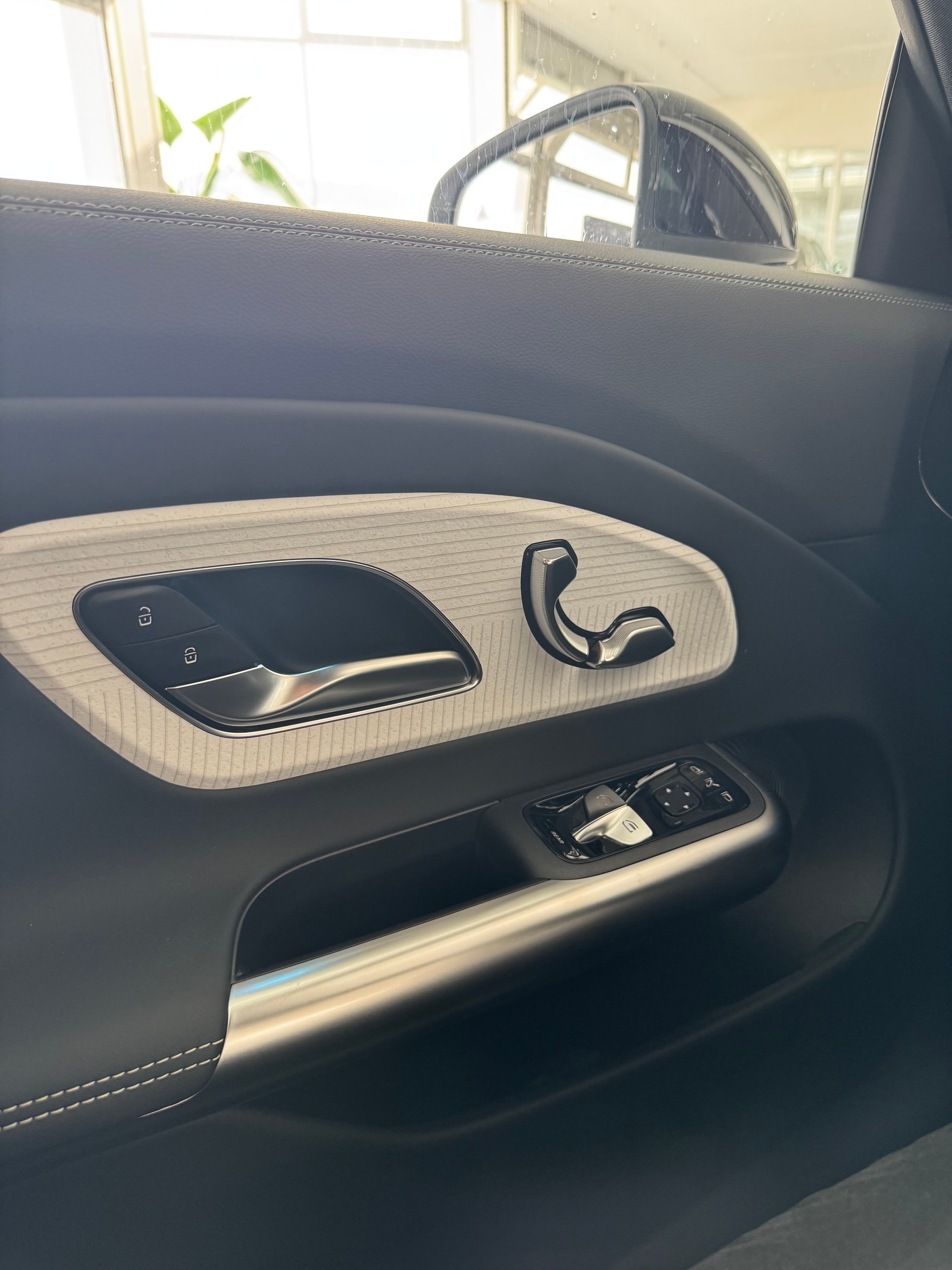 MERCEDES-BENZ CLA 220 4MATIC-image-11