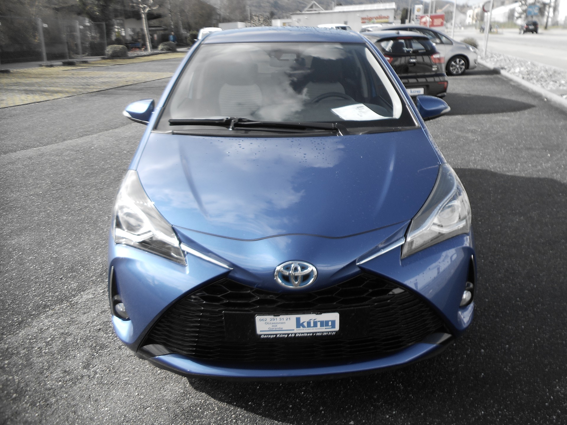TOYOTA Yaris 1.5 VVT-i Hybrid Style e-CVT-image-2