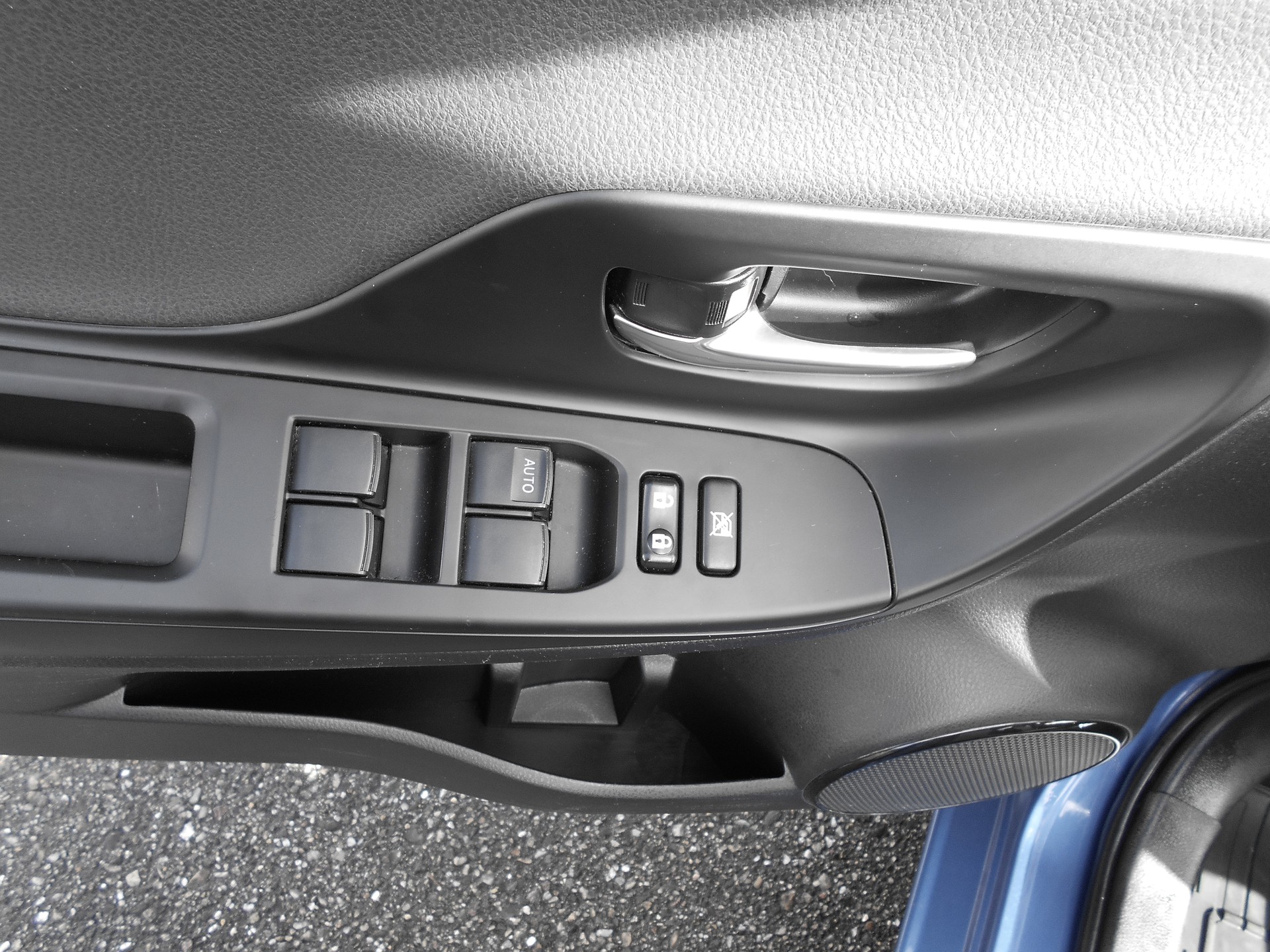 TOYOTA Yaris 1.5 VVT-i Hybrid Style e-CVT-image-9