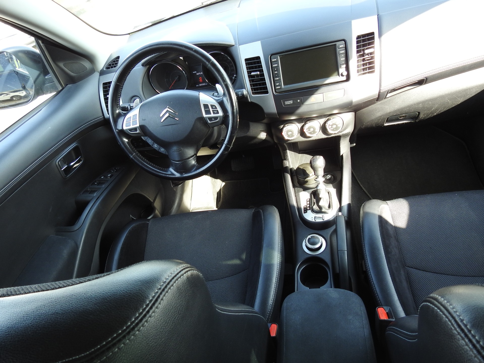 CITROEN C-Crosser 2.2 HDi Essentiel (X)-image-19