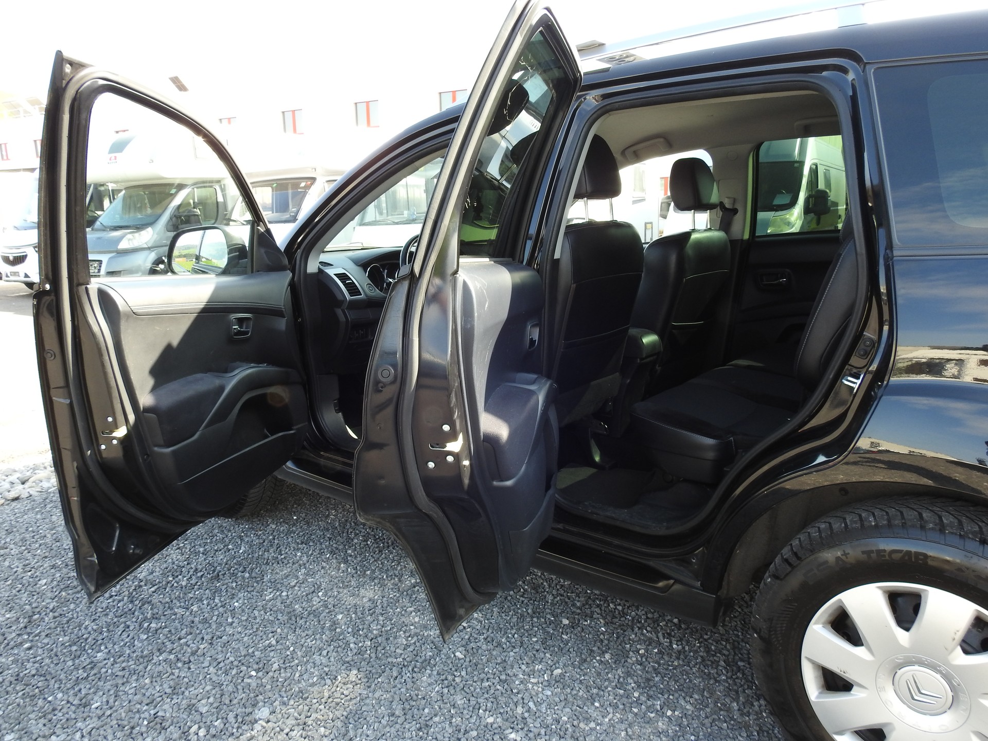 CITROEN C-Crosser 2.2 HDi Essentiel (X)-image-15