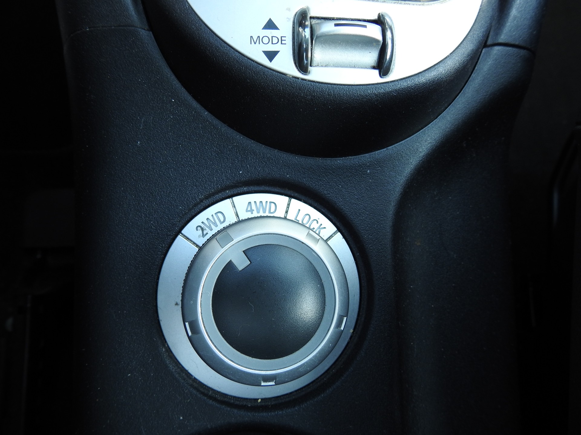 CITROEN C-Crosser 2.2 HDi Essentiel (X)-image-25