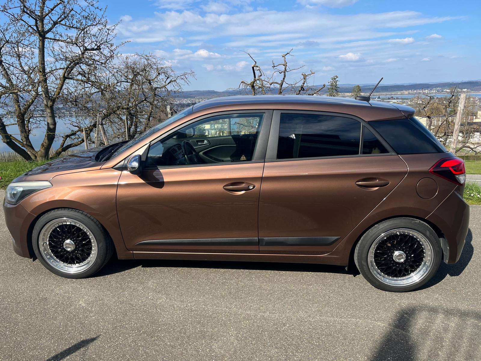 HYUNDAI i20 1.0 T-GDi Amplia-image-2