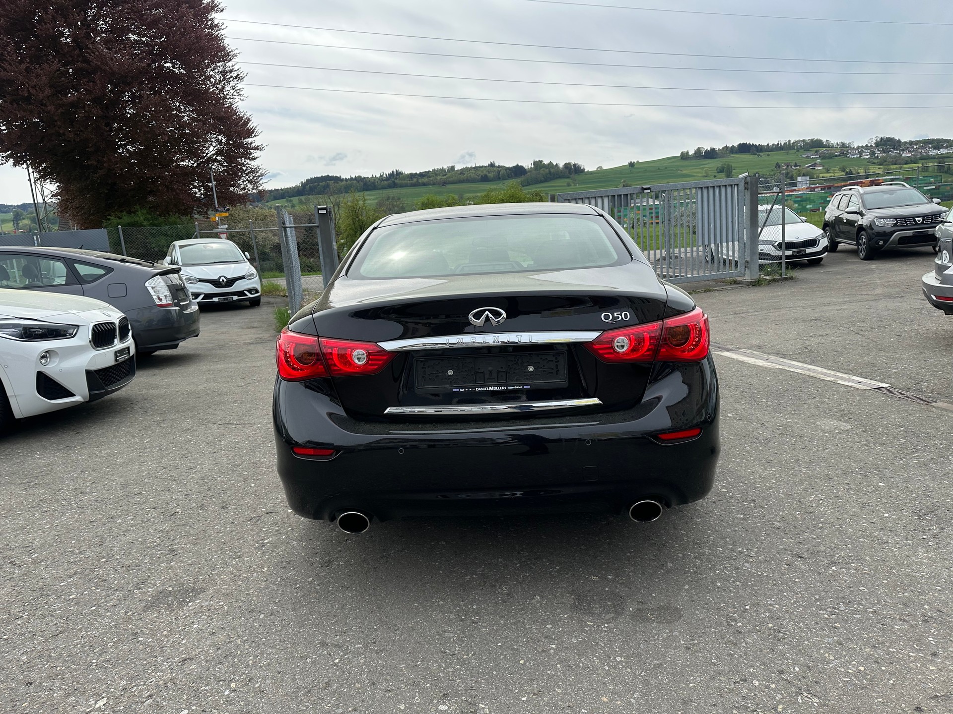 INFINITI Q50 2.2d Premium-image-3