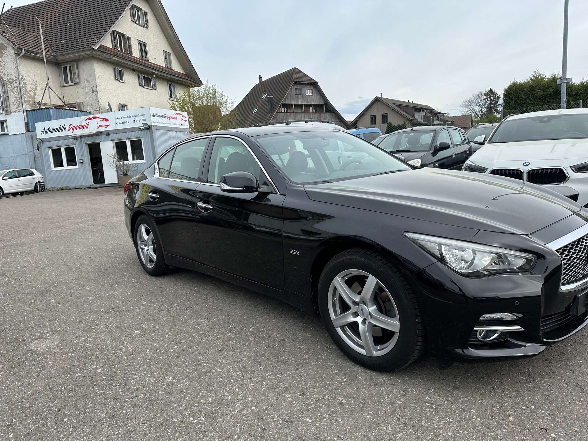 INFINITI Q50 2.2d Premium-image-1